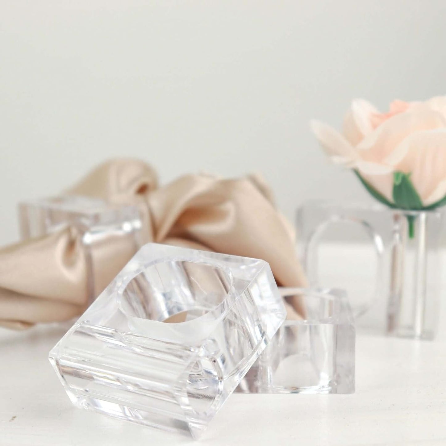 Efavormart 4 Pack | Clear Acrylic Square Mini Bud Vase Napkin Rings, 2-in-1 Flower Napkin Holders