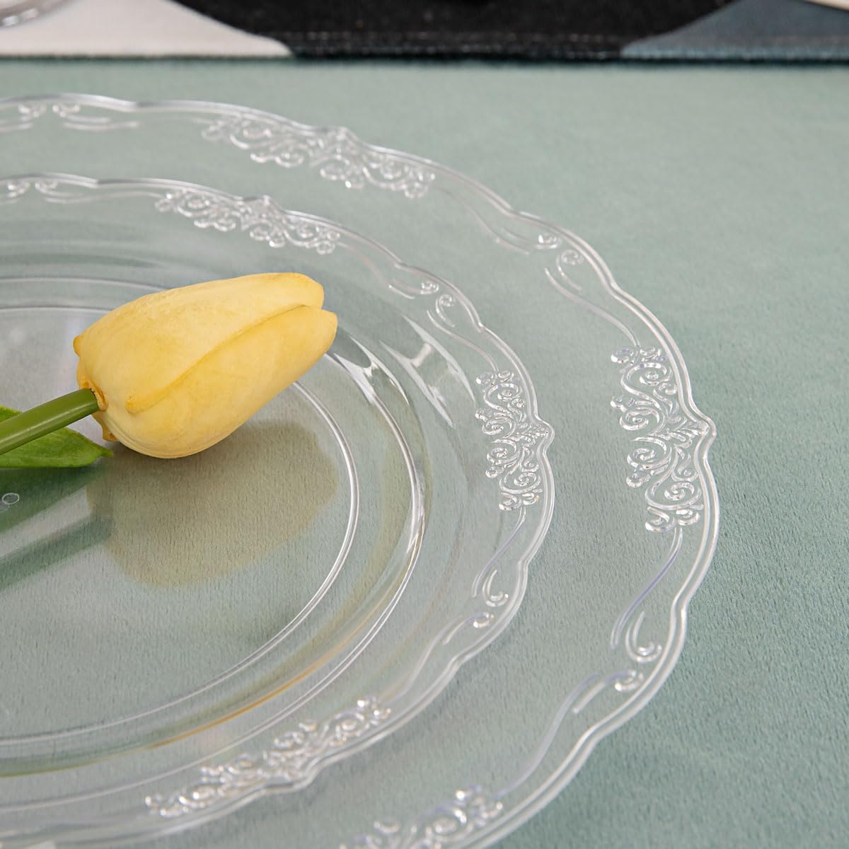 U-QE 100 Pieces Clear Plastic Plates - Clear Disposable Plates - Premium Hard Plastic Plates for Party, Holiday and Party Use Including 50 Dinner 10 '' & 50 Dessert Platos 7.5 ''