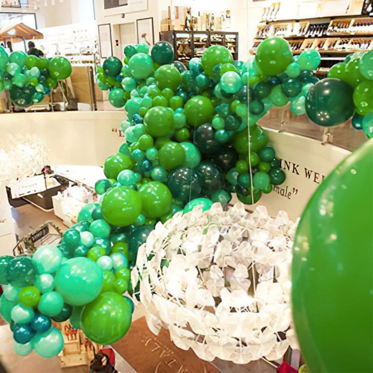 PartyWoo Pearl Light Green Balloons 140pcs Different Sizes of 18 12 10 5 Inch Pastel Neon Green Balloon Arch Kit for Baby Shower Wedding Spring Forest Theme Birthday Party Decorations Green-Z43