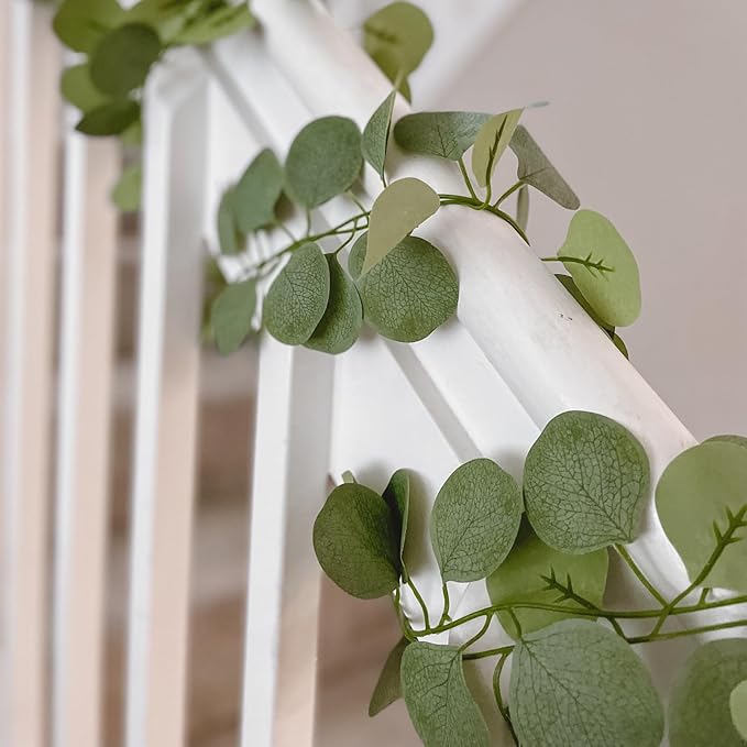 CQURE 96Pcs Eucalyptus Garland,Artificial Eucalyptus Leaves Table Greenery Garland Wreath Vines for Wedding Party Table Fireplace Home Decor