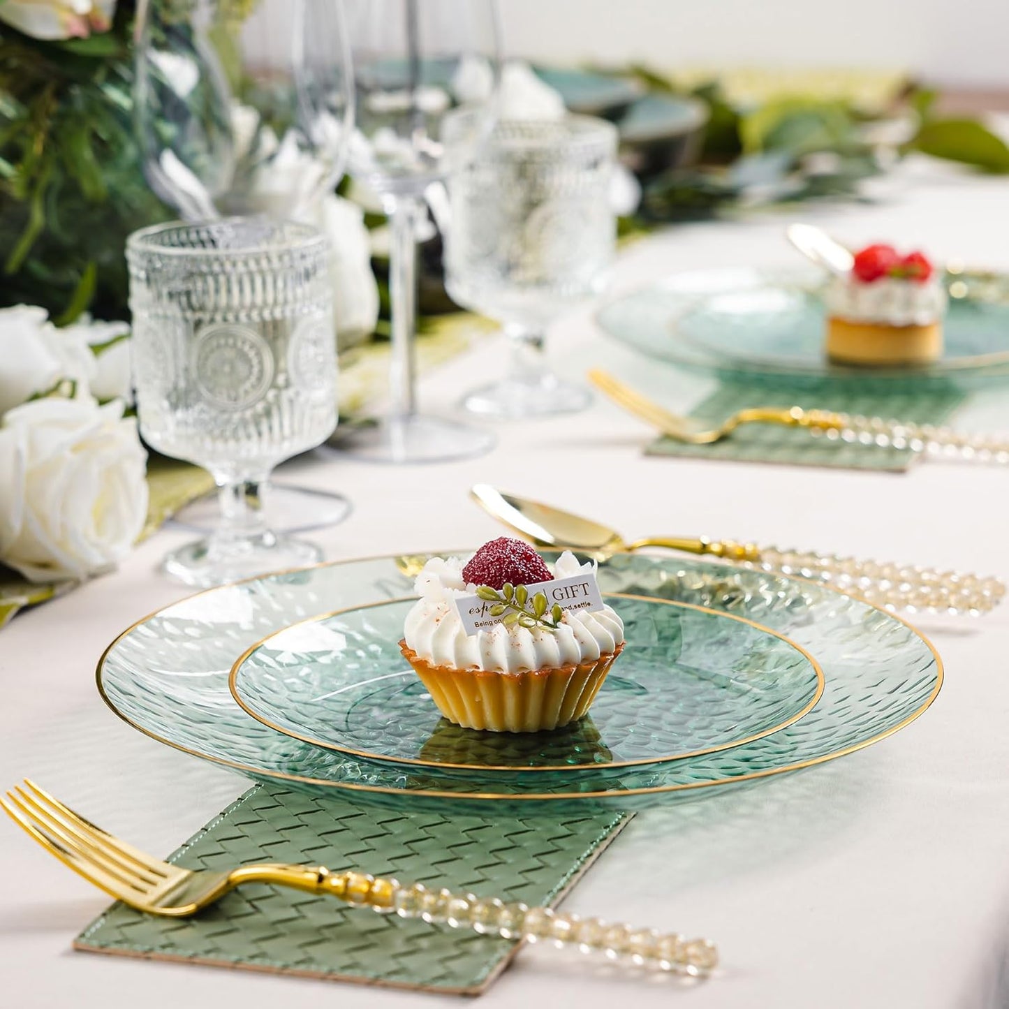 Lullaby 60pcs Green Plastic Plates with Gold Rim, Includes 30pcs Dinner Plate 10'' and 30pcs Clear Dessert Plate 7.5'', Green Disposable Plastic Plates for Parties, Birthdays and Wedding