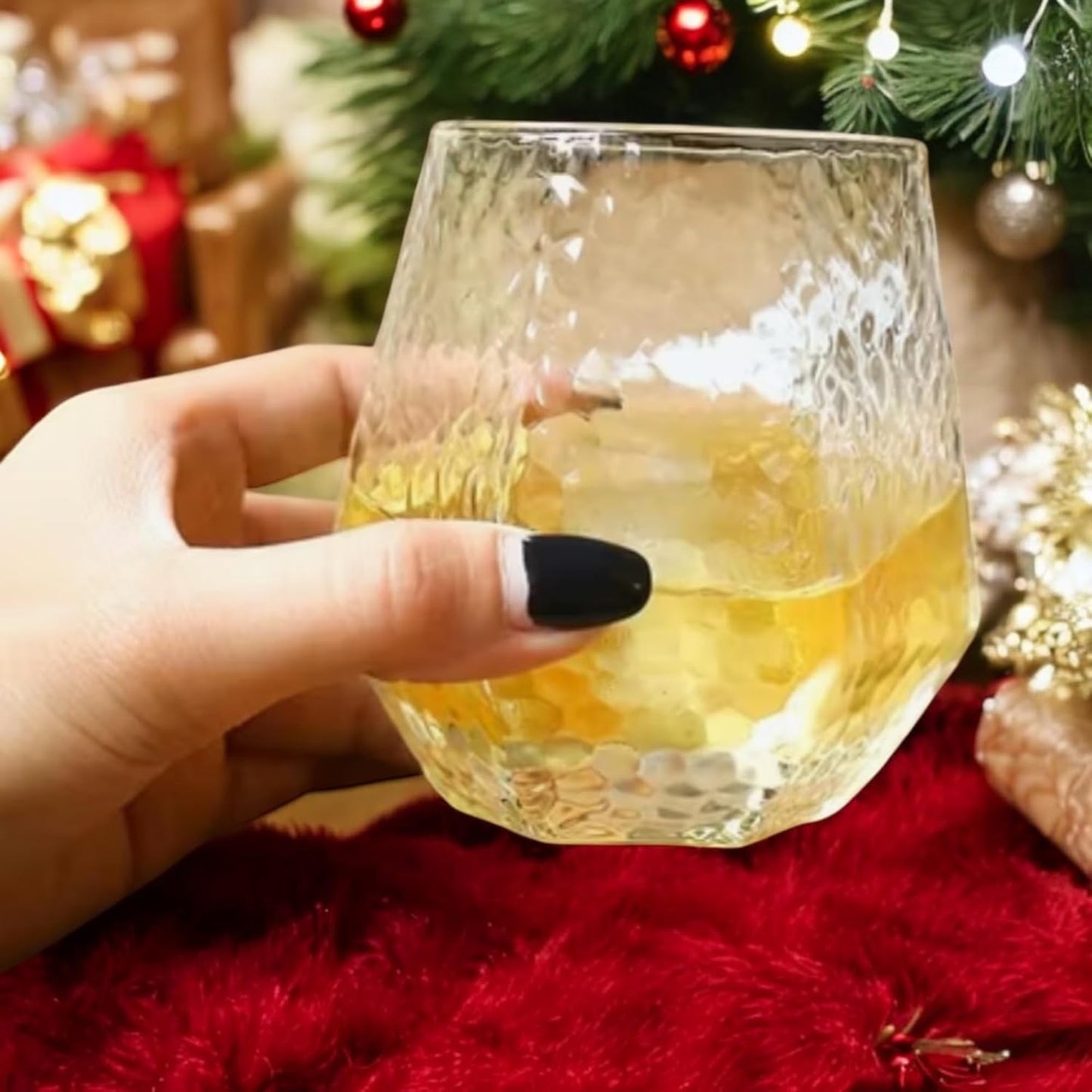 Oojami 40 count Diamond Unbreakable Stemless Plastic Wine Champagne Whiskey Glasses Elegant Durable Disposable Indoor Outdoor Ideal for Home, Office, Bars, Wedding, 12 Ounce Cups (Hammered Clear)