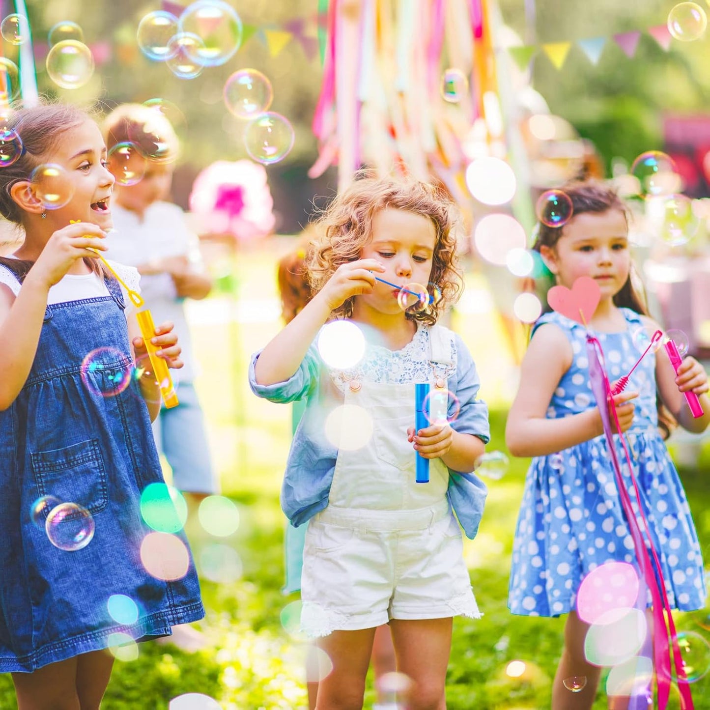 Letapapa Bubble Wand, 200 Pcs Mini Bubble Wands Bulk in 10 Colors, Bubble Party Favors for Kids, Summer Toys, Indoor Outdoor Activity, Themed Birthday, Wedding, for Girls & Boys
