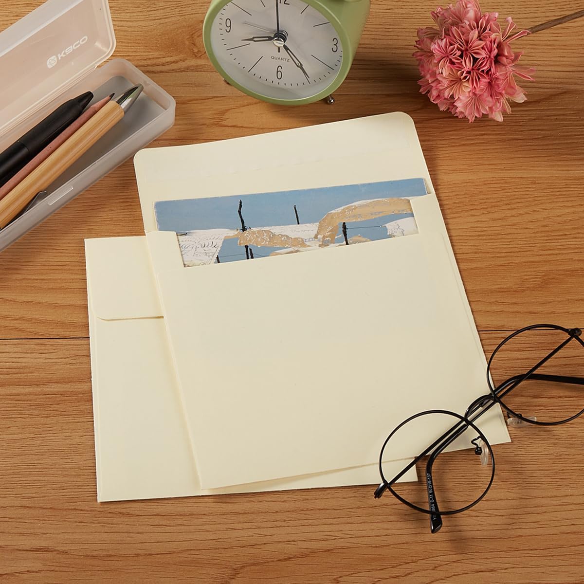 50 Pack 5 x 7 Envelopes Cream Self Seal for Wedding, Party Invitations, Greeting Cards, Announcements, Photos, 5.24 x 7.21 Inches (Cream)