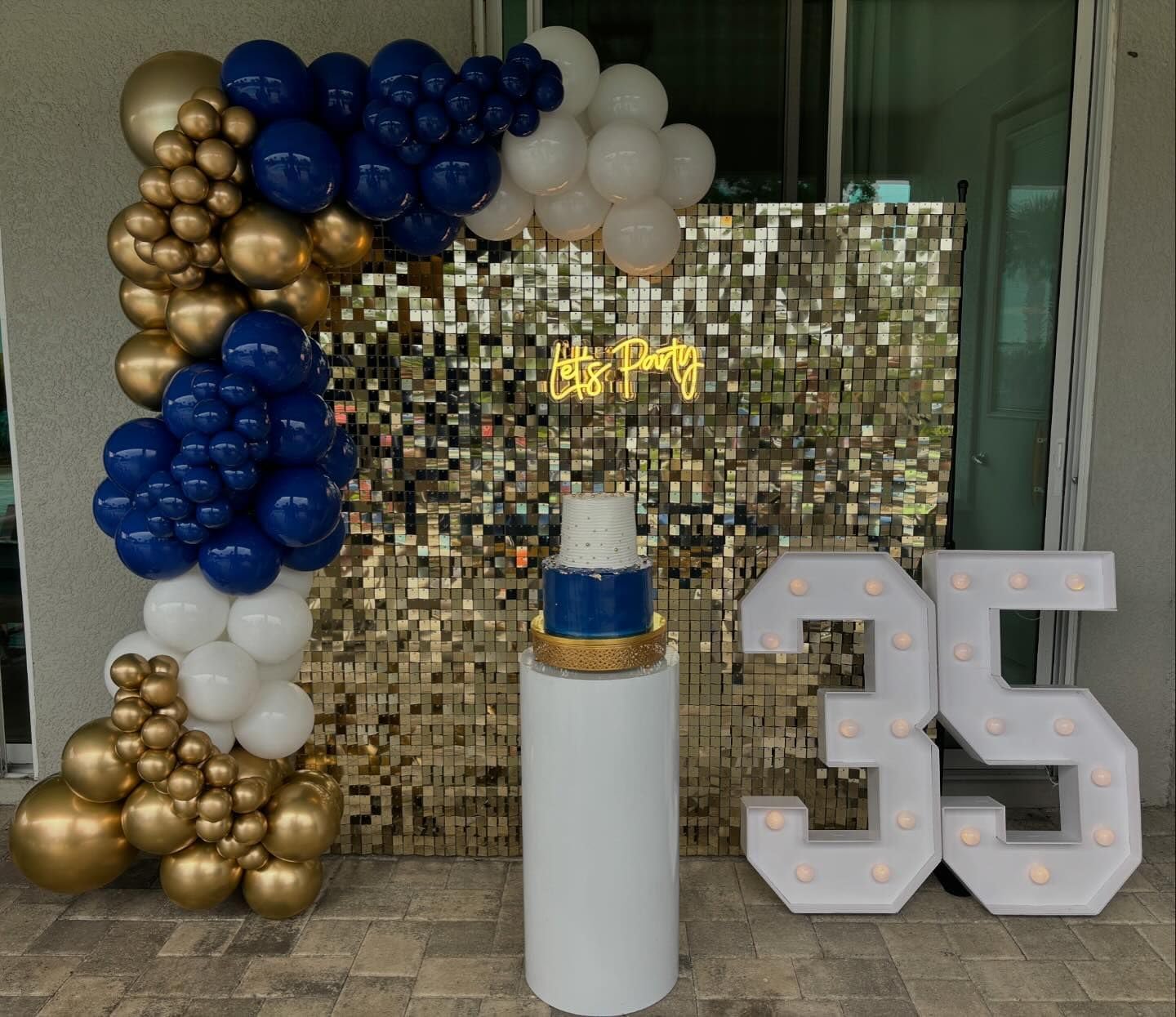 Blue and Gold Balloon Arch Kit, Explosion Star Royal Dark Blue and Metallic Gold White Balloons 22 18 12 10 5 Inch Different Size Balloons for Anniversary Wedding New Year Birthday Decorations