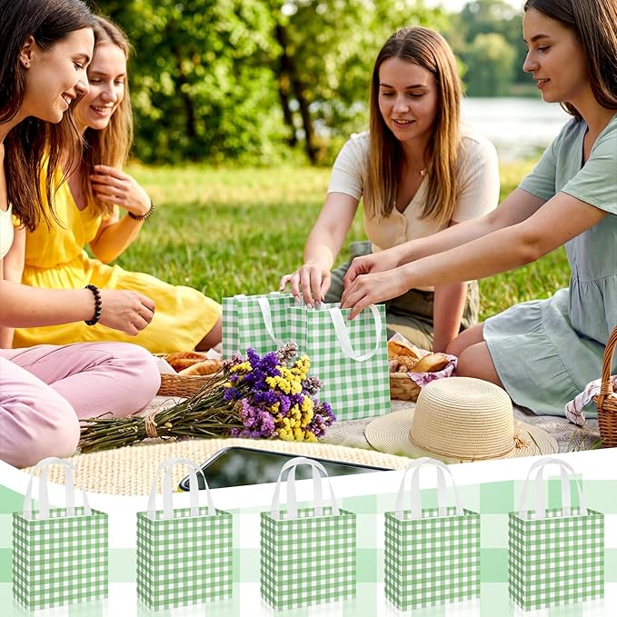 Sweetude 16 Pcs Green White Checkered Gift Bags with Handles Gingham Green and White Party Favors Non-woven Reusable Tote for Women Wedding Birthday Baby Shower Mother's Day Party Decorations