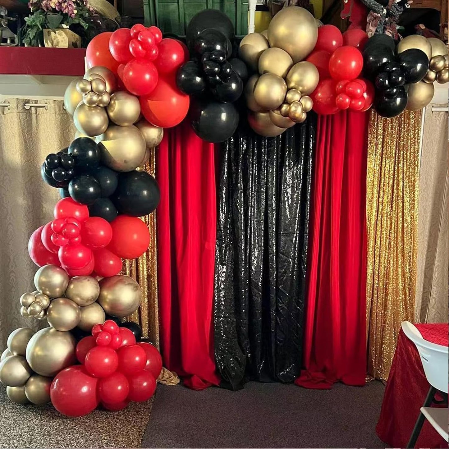 Red and Black Gold Balloon Arch Kit, 140Pcs Explosion Star Black and Red Metallic Gold Balloons 22 18 12 10 5 Inch Different Size Balloons for Birthday Casino Night Movie Night Decorations