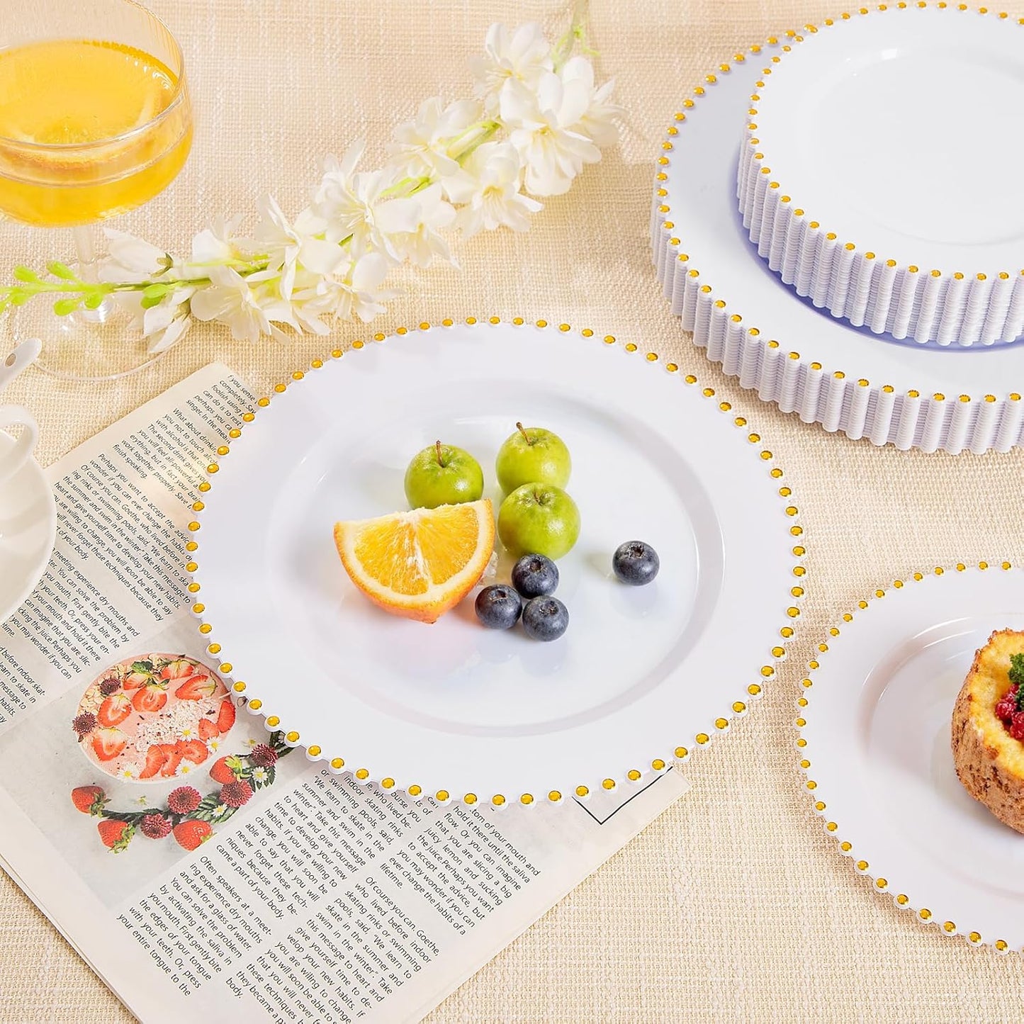 supernal 100 Pieces White and Gold Plastic Plates, 10 Inch Elegant Disposable Plates, Heavy Duty Plastic Dinner Plates for Christmas, Thanksgiving, Party, Wedding and Birthday