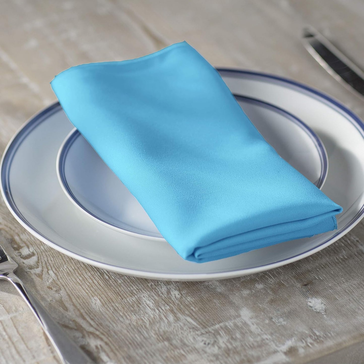 LA Linen 4-Pack Poly Blend Napkins - Soft, Washable, Stain & Wrinkle Resistant - Dinner & Wedding Napkins - Turquoise Light - 18x18