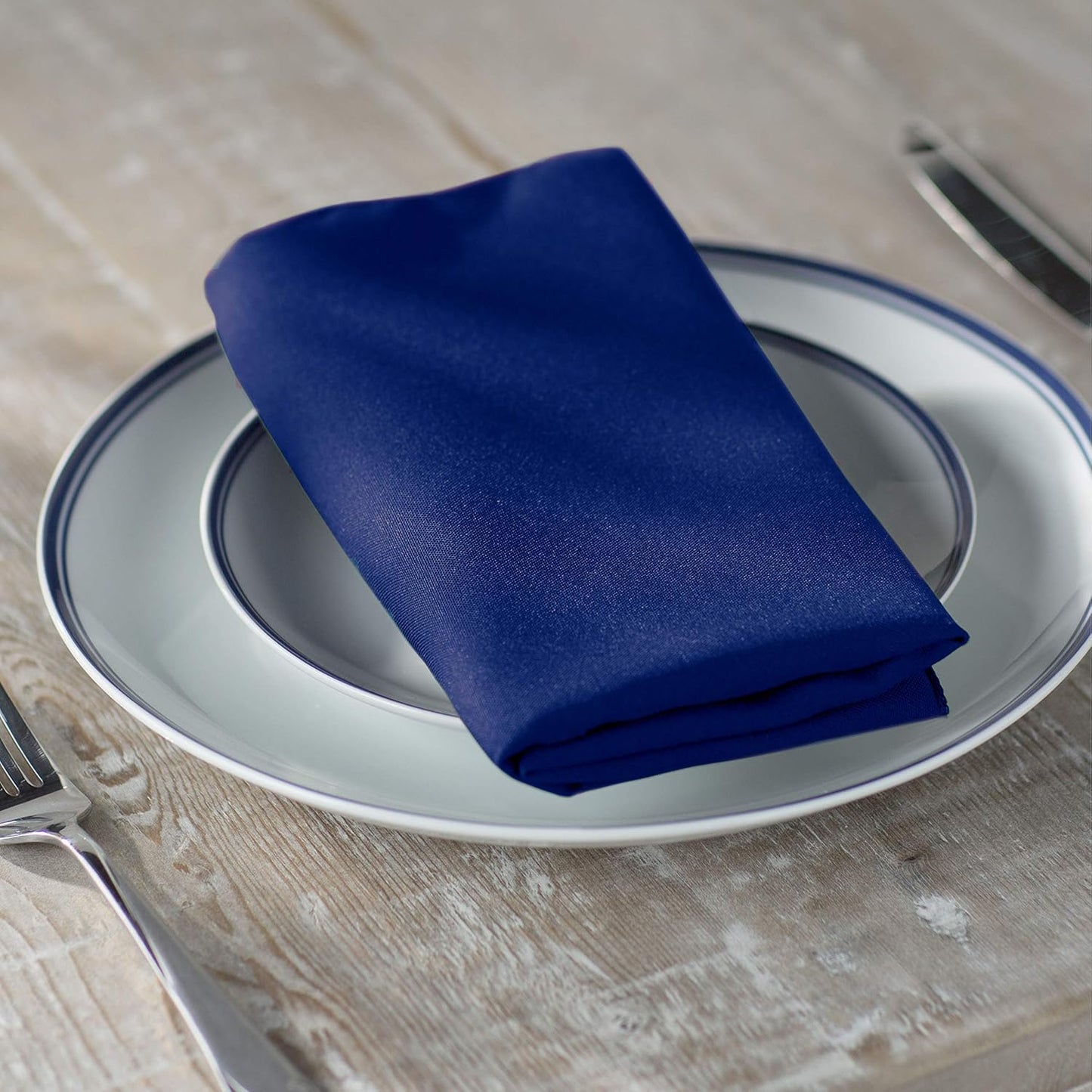 LA Linen 4-Pack Poly Blend Napkins - Soft, Washable, Stain & Wrinkle Resistant - Dinner & Party Napkins - Royal Blue, 18x18