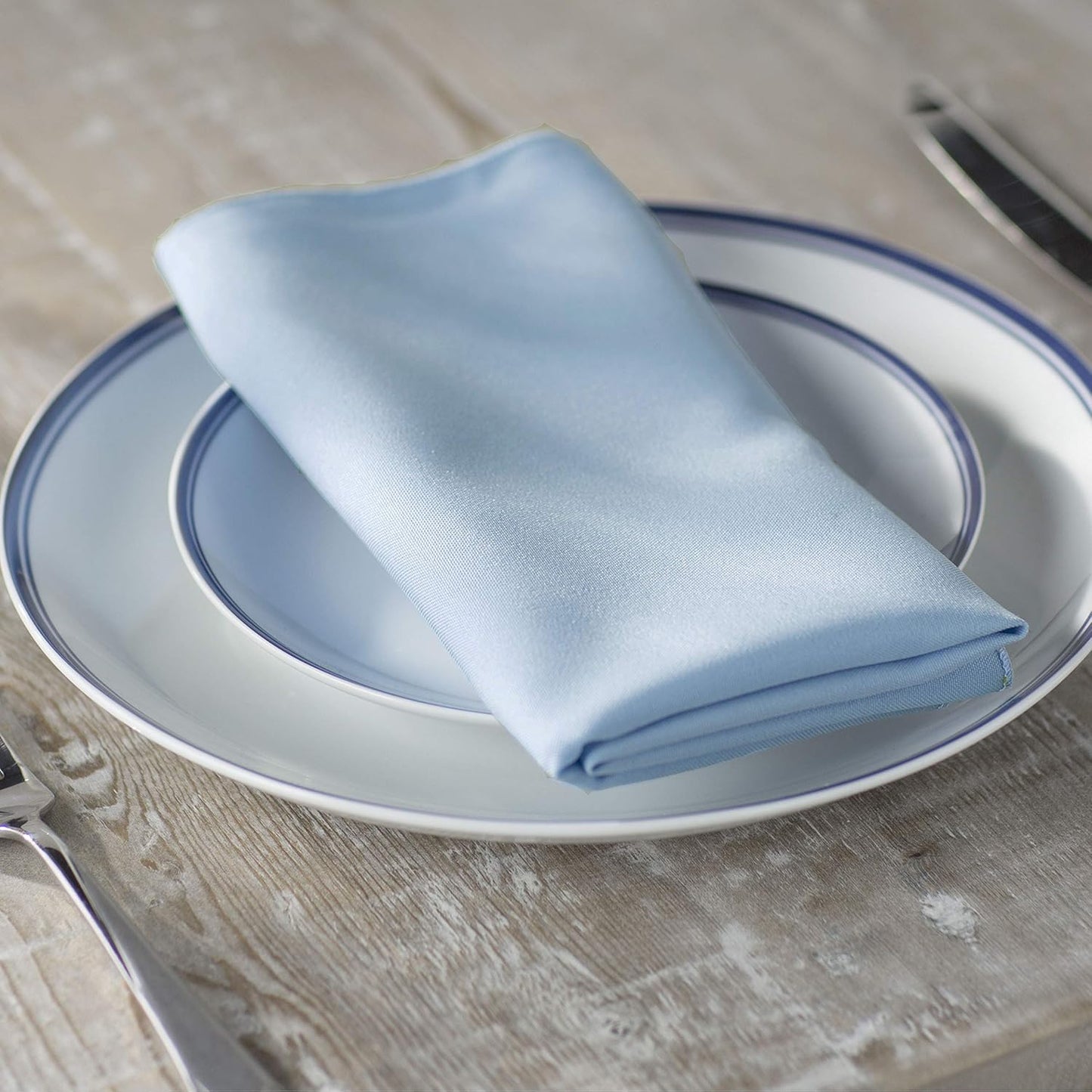 LA Linen 4-Pack Poly Blend Napkins - Soft, Washable, Stain & Wrinkle Resistant - Dinner & Party Napkins - 18x18 - Sage
