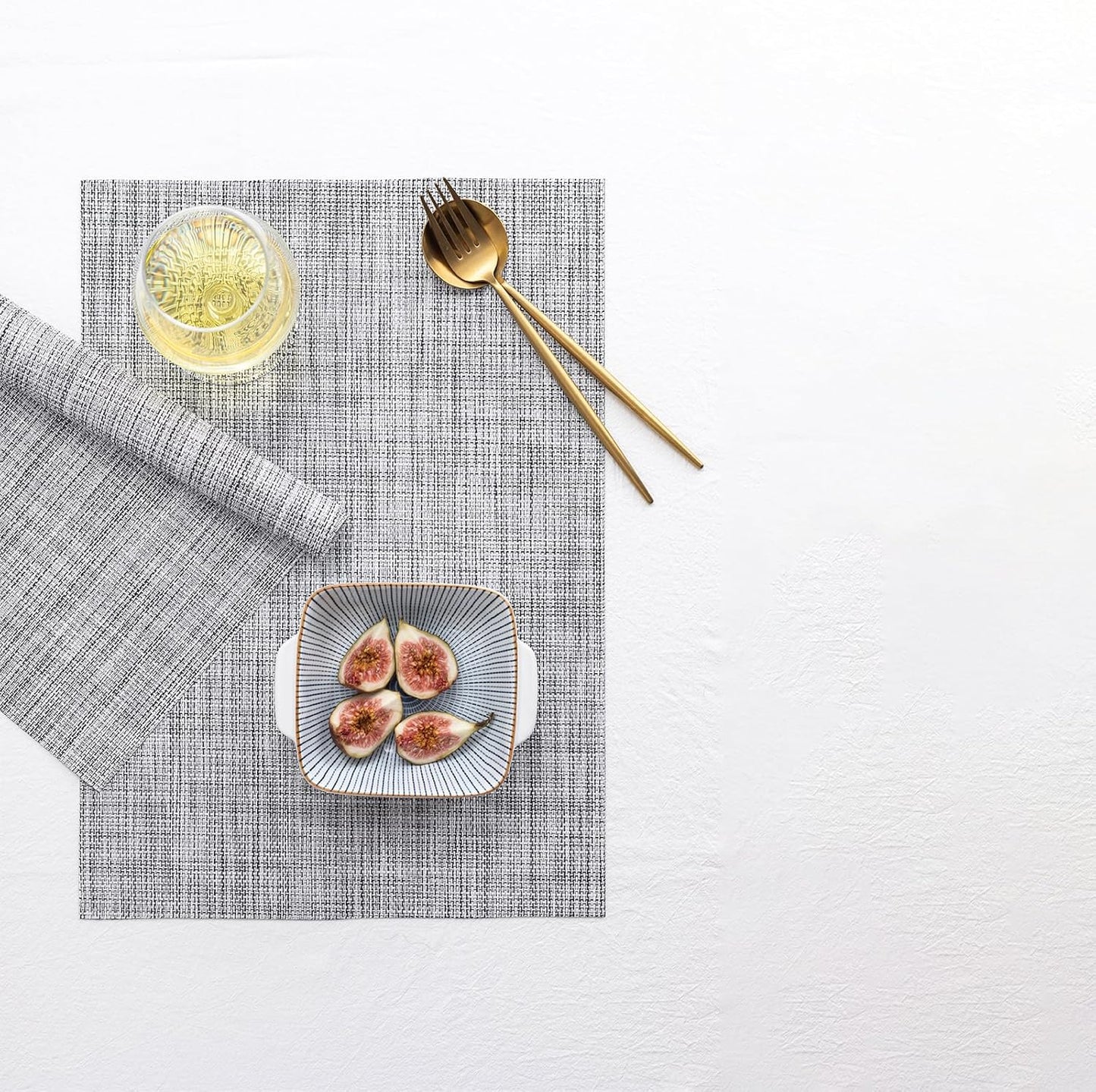LEXMORE Placemats Set of 6 Vinyl/Plastic Woven Place Mats for Kitchen Table Indoor/Outdoor Washable Placemat Wipeable Dining Table Mats(Gray)