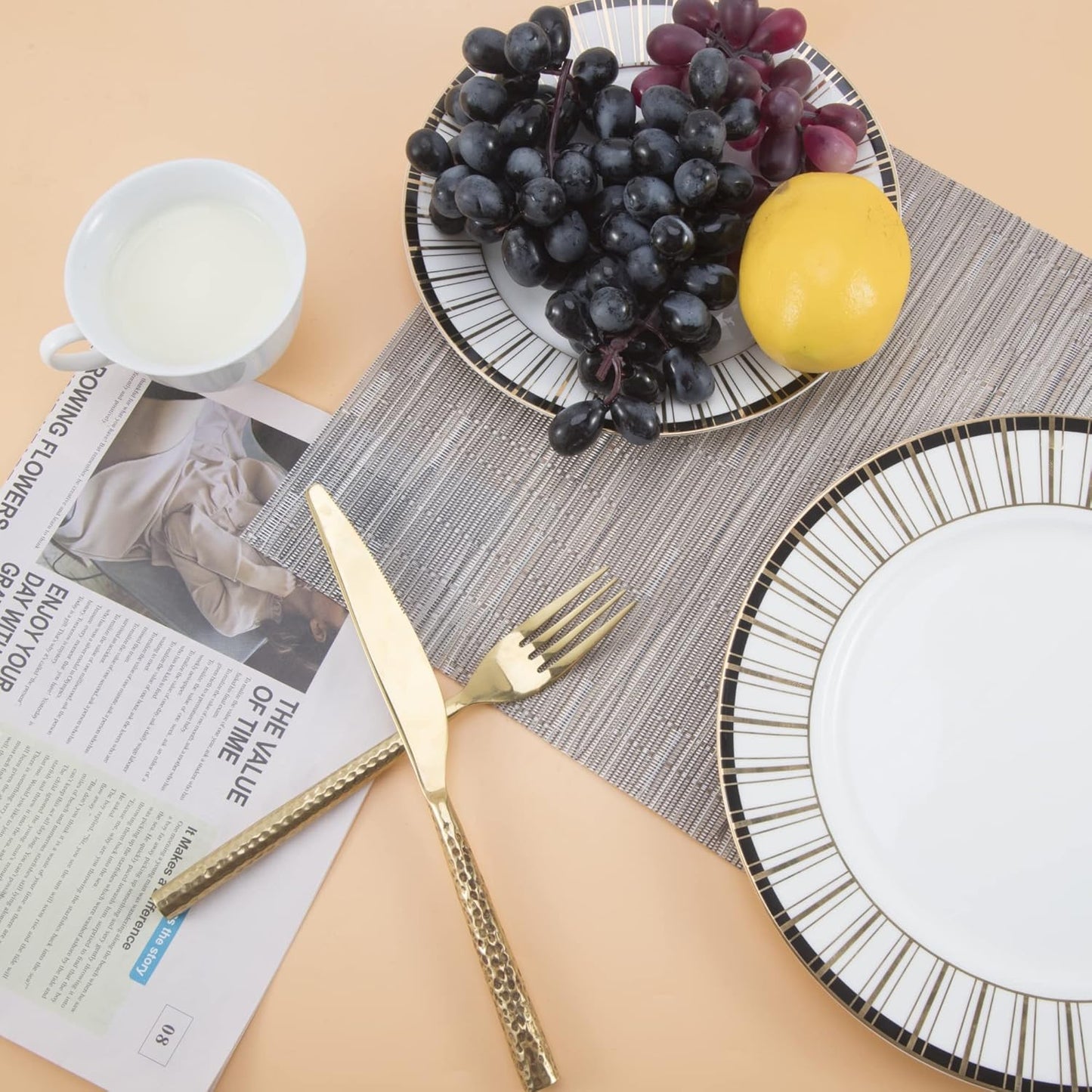 SLKQG Vinyl Placemats Set of 6 - Easy Clean Modern Durable Washable Place Mats - Heat Resistant Placemats for Kitchen Table - PVC Table Mats for Dining Table (Sliver, 6)