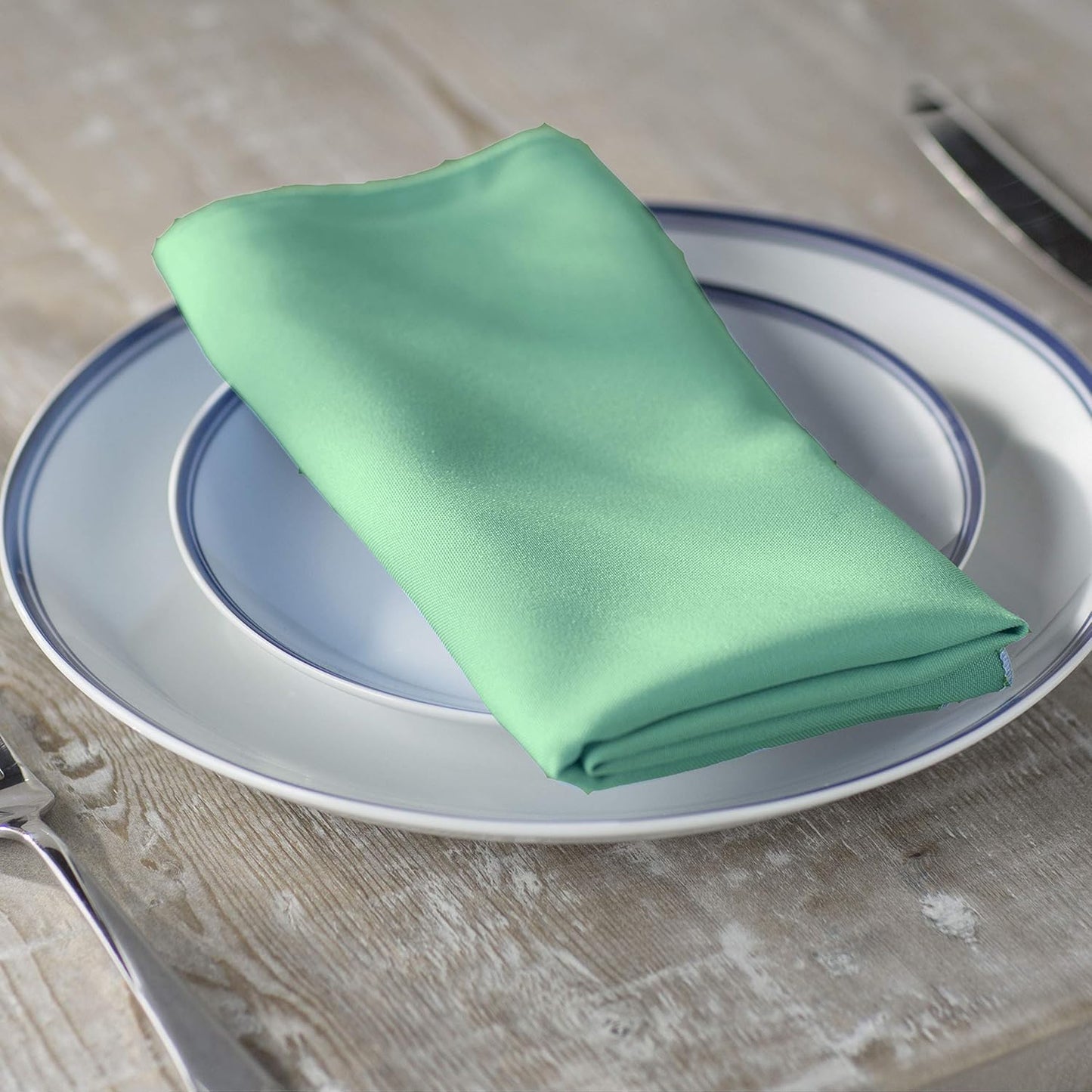 LA Linen 4-Pack Poly Blend Napkins - Soft, Washable, Stain & Wrinkle Resistant - Dinner & Party Napkins - 18x18 - Mint