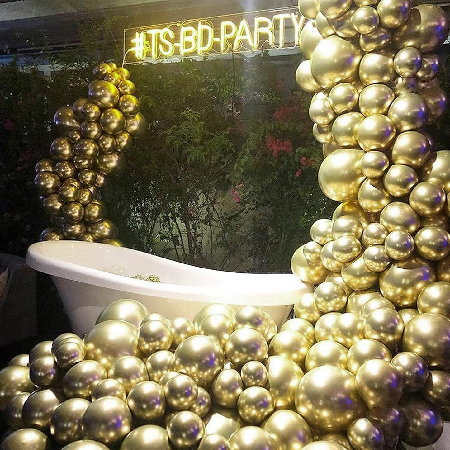 PartyWoo Metallic Gold Balloons 100 pcs 12 Inch Chrome Gold Latex Balloons for Graduation Baby Shower Gender Reveal Christmas Wedding New Year Anniversaries Birthday Party Decorations Gold-G101
