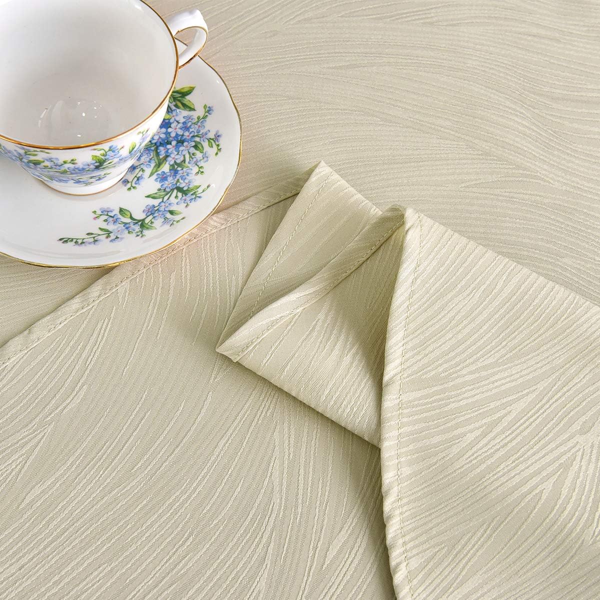 maxmill Round Jacquard Tablecloths Swirl Design Spillproof Wrinkle Free Heavy Weight Soft Table Cloth for Circular Table Cover of Buffet Banquet Parties Holiday Dinner Round 90 Inch Beige