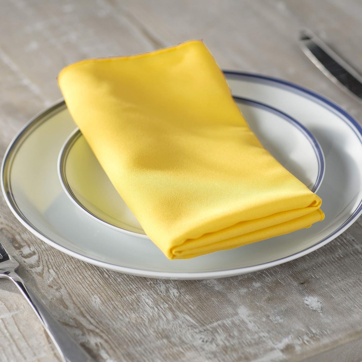 LA Linen 4-Pack Poly Blend Napkins - Soft, Washable, Stain & Wrinkle Resistant - Dinner & Party Napkins - 18x18 - Yellow Light