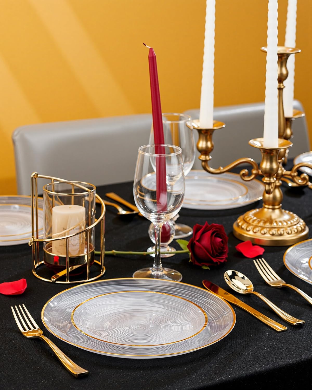 Morejoy 100Pcs Clear Plastic Plates,Clear Disposable Plates With Gold Rim,Heavy-duty Gold Plate, Modern swirl design Plate Include 50Clear Dessert-Platos,50Dinner-Platos for Party&Thanksgiving