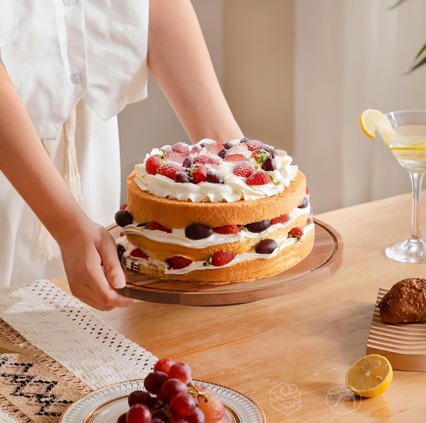 HBlife Cake Stand with Lid (11.4"), Rotating Cake Stand with Acrylic Dome, Acacia Wood Cake Plate Display with Cover for Baking Gifts, Birthday Kitchen Parties, Weddings