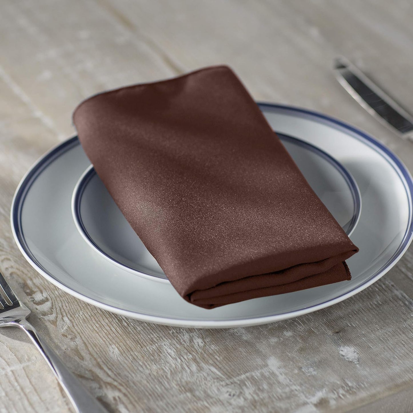 LA Linen 4-Pack Poly Blend Napkins - Soft, Washable, Stain & Wrinkle Resistant - Dinner & Wedding Napkins - Brown, 18x18