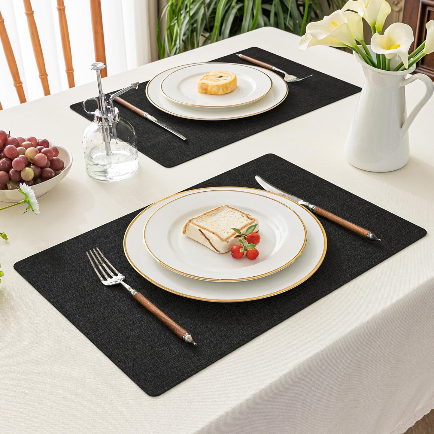 Romanstile Vinyl Placemats Set of 6-12 x 17 Inch - Heat Resistant Place Mats 100% Waterproof Oilproof Wipeable Reversible Faux Leather Table Mats for Kitchen/Dining/Party/Holiday, Black