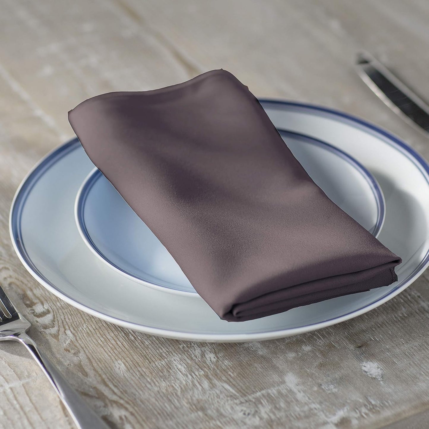 LA Linen 4-Pack Poly Blend Napkin - Soft Cloth Napkins - Washable Reusable Napkins - Stain and Wrinkle Resistance – Dinner Napkins – Wedding Napkins – Napkins for Parties - 18x18 - Charcoal