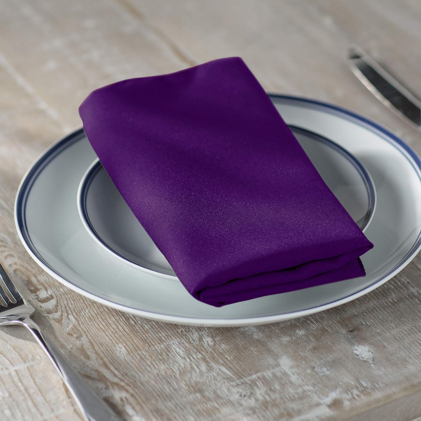 LA Linen 4-Pack Poly Blend Napkins - Soft, Washable, Stain & Wrinkle Resistant - Dinner & Party Napkins - 18x18 - Purple