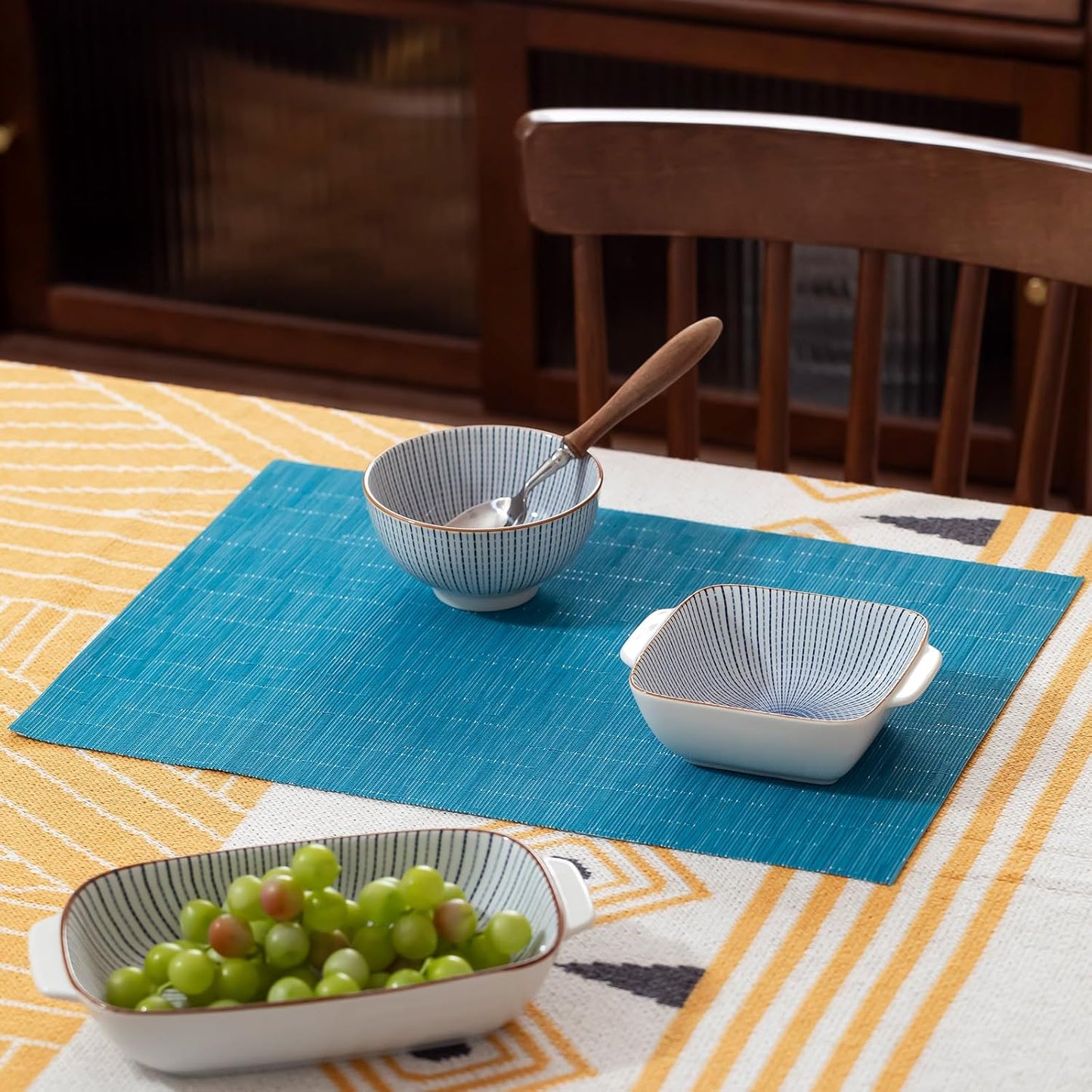 LEXMORE Placemats Set of 6 Vinyl/Plastic Woven Place Mats for Kitchen Table Indoor/Outdoor Washable Placemat Wipeable Dining Table Mats(Teal Blue)