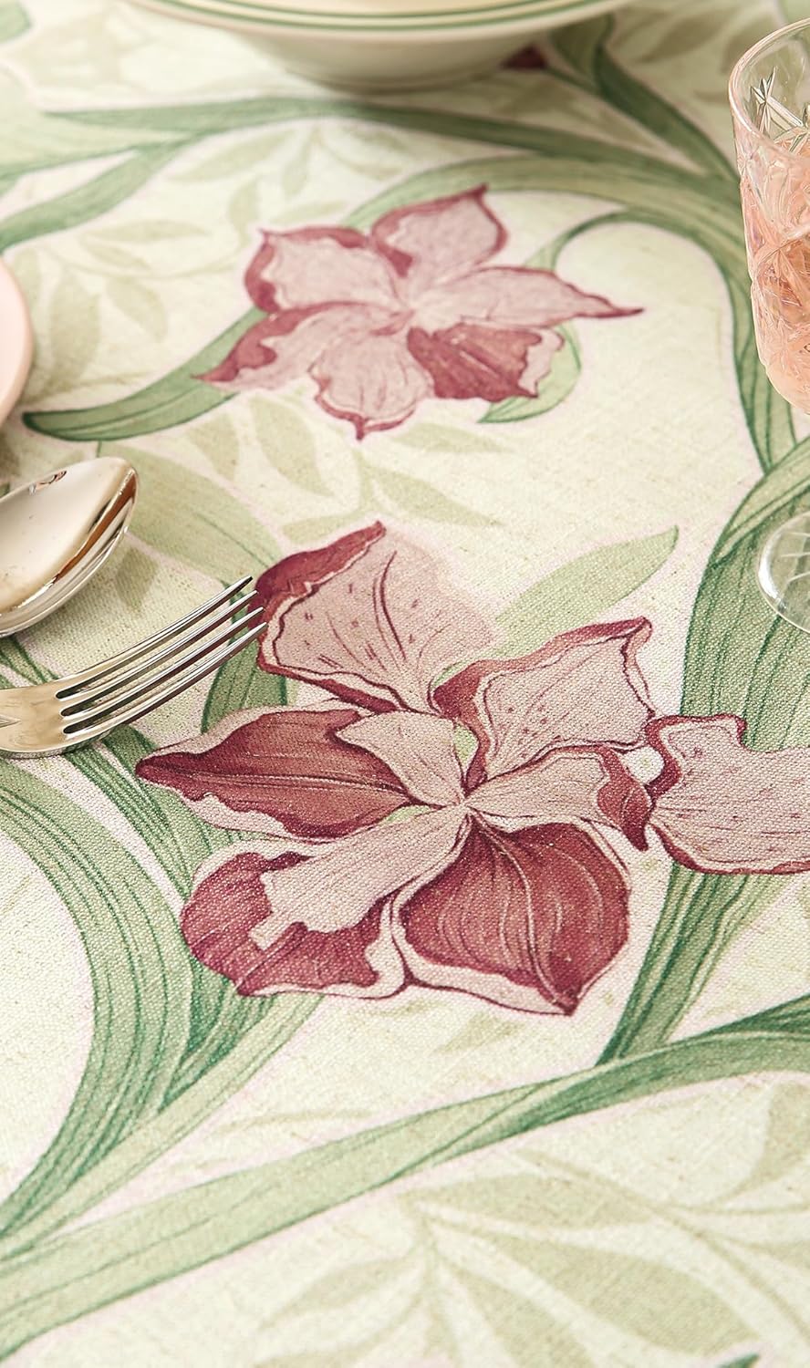 patdrea Designer French Green Tablecloth for Square Table,Elegant Violets Pattern Framhouse Tablecloths,Table Cover Cloth Fall Decor for Kitchen Dining Christmas,Thanksgiving,67"x67"-Tara a