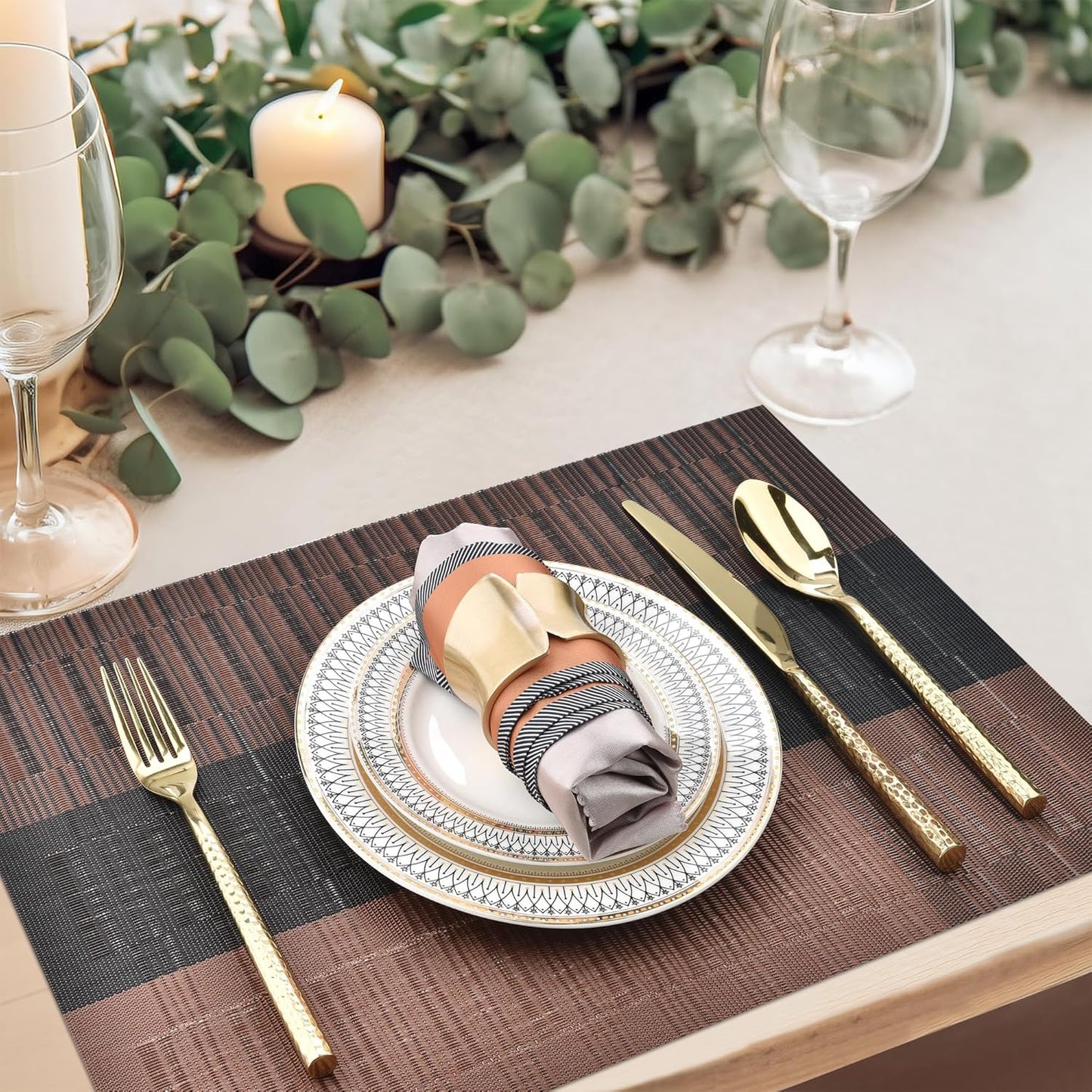 SLKQG Brown Placemats Set of 4 - Easy Clean Modern Durable Washable Vinyl Place Mats - Heat Resistant Placemats for Kitchen Table - PVC Table Mats for Dining Table (Brown Black, 4)