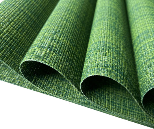 WAZAIGUR Placemats Set of 4 for Dining Table Heat-Resistant Washable Place Mats Woven Vinyl Kitchen Table Mats Easy to Clean,Hunter Green