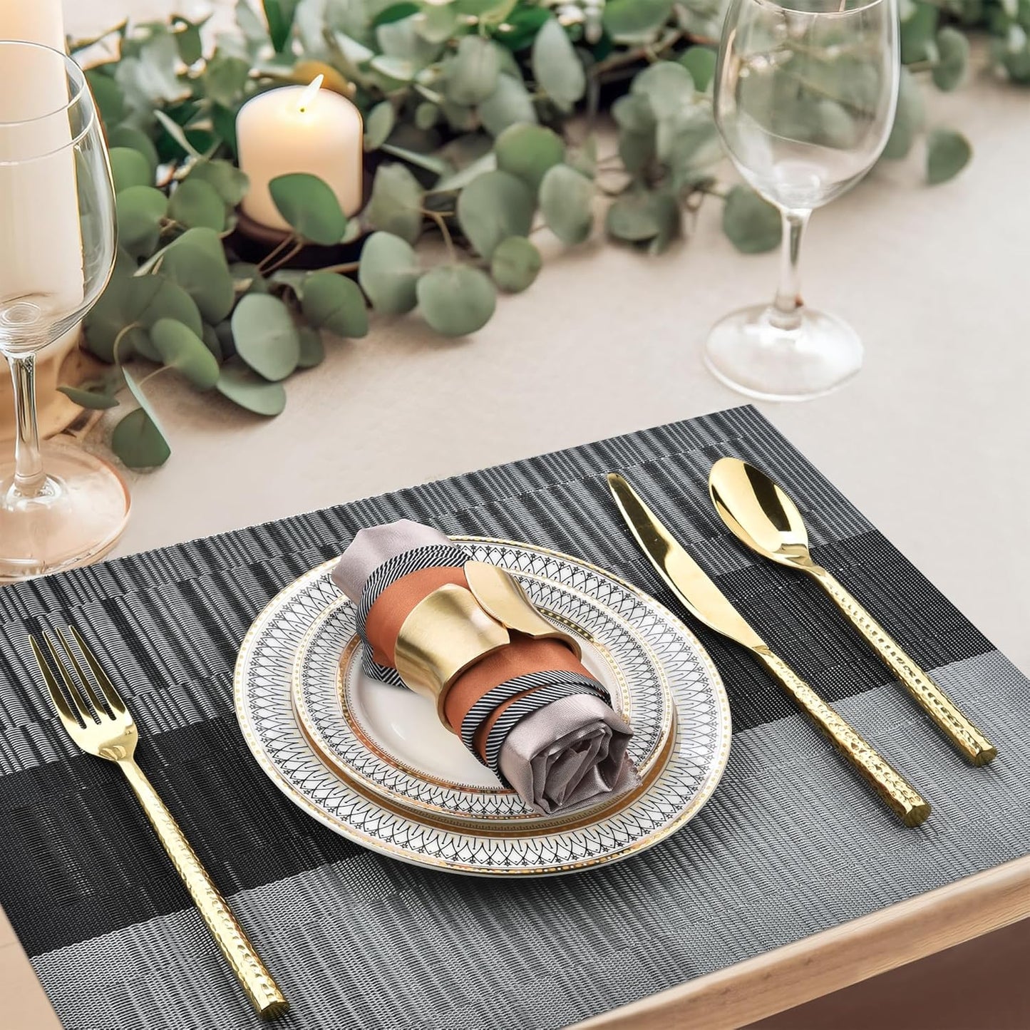 SLKQG Placemats Set of 6 - Easy Clean Washable Vinyl Placemats - Heat Resistant PVC Place Mats for Dining Table (Black and Gray, 6)