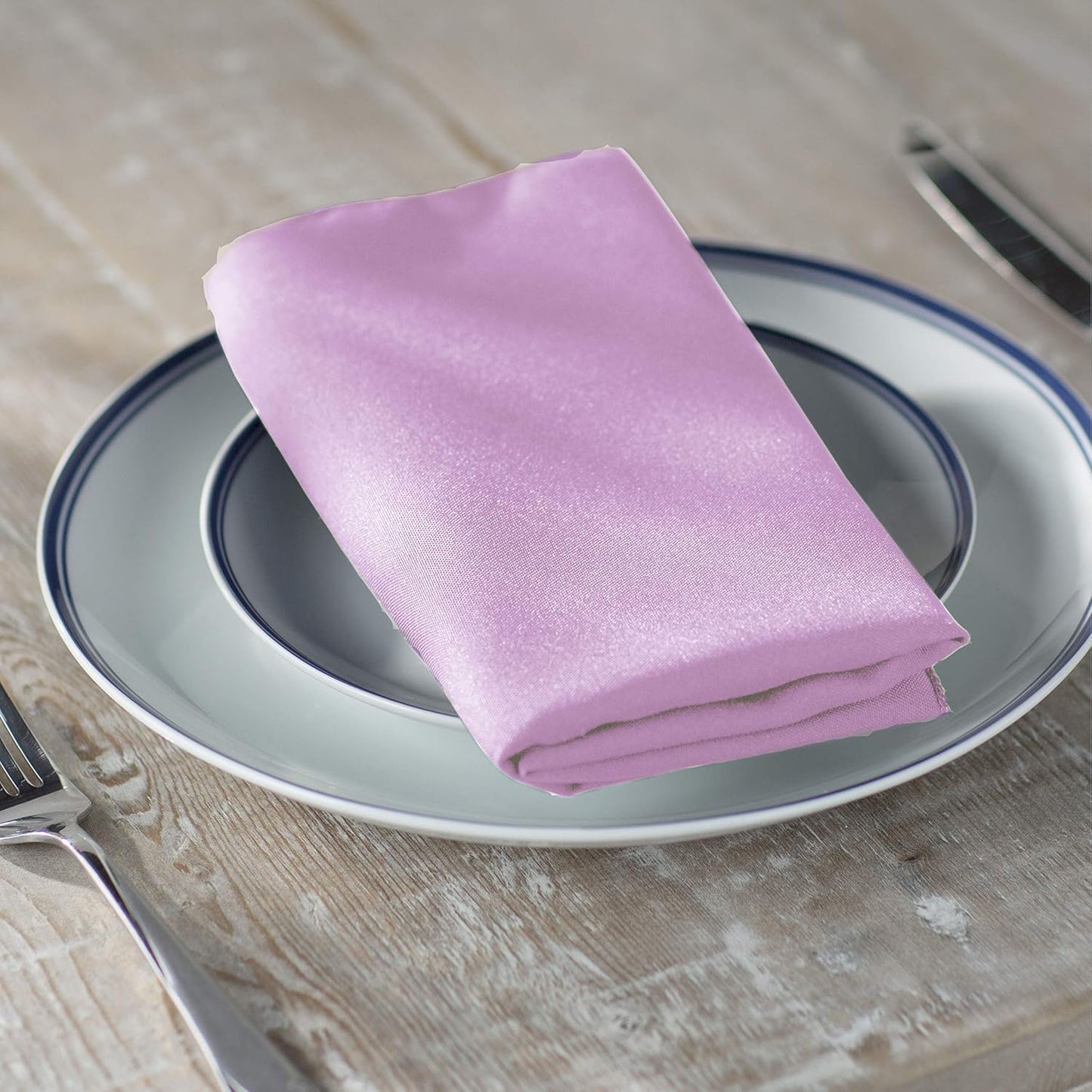 LA Linen 4-Pack Poly Blend Napkins - Soft, Washable, Stain & Wrinkle Resistant - Dinner & Party Napkins - Lilac, 18x18