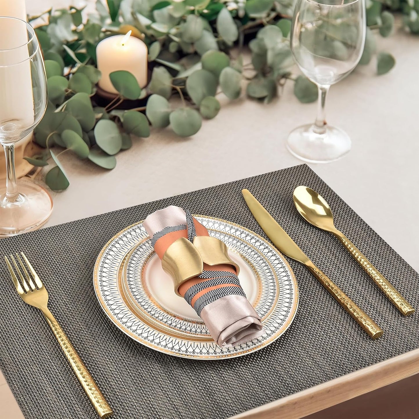 SLKQG Placemats Set of 4 - Easy Clean Washable Vinyl Placemats - Wipeable Heat Resistant Table Mats for Dining Table - 17.7x11.8 Inch (4, Mint Gray)