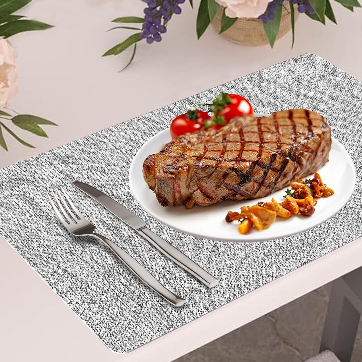 DOLOPL Placemats Set of 6, Light Grey Faux Leather Placemats, Heat Resistant Place Mats for Dining Table, Waterproof Oilproof Wipeable Washable Table Mats, Easy to Clean Anti-Slip Tablemats
