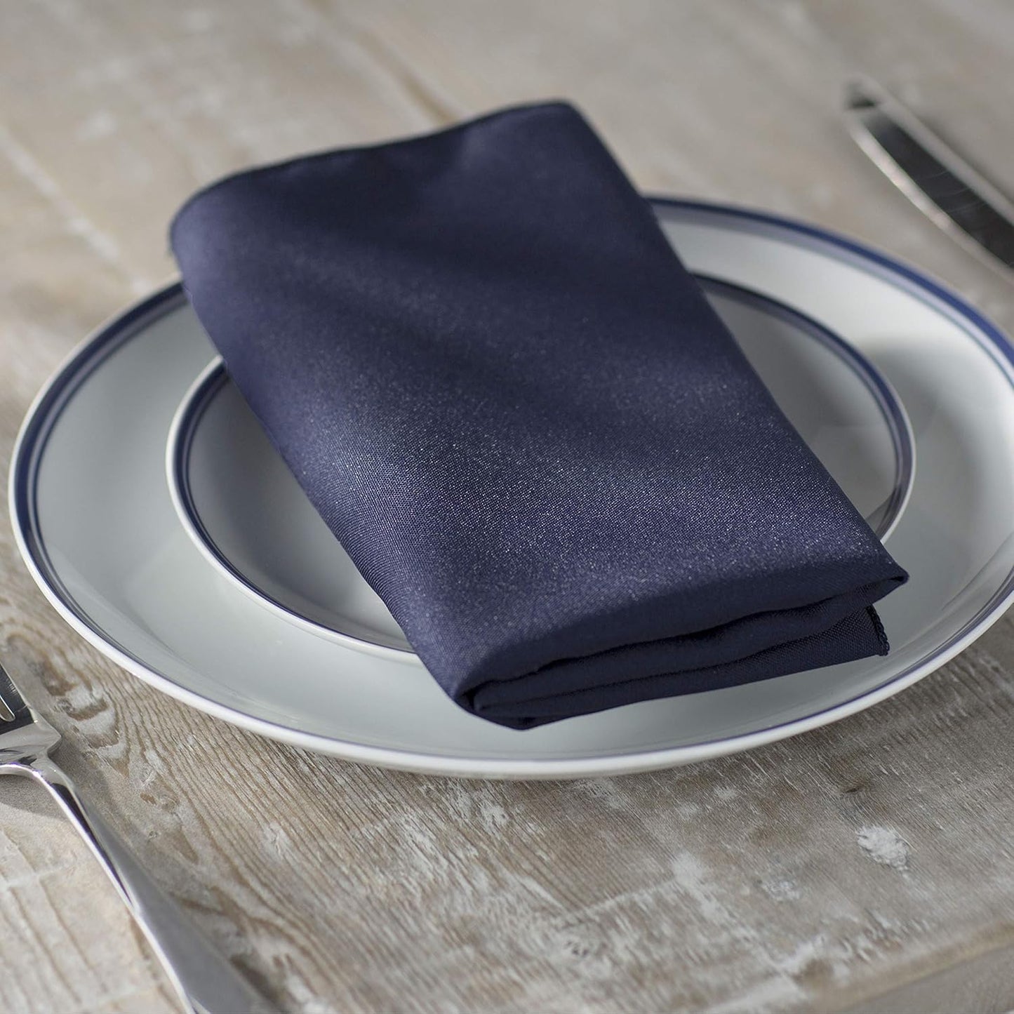 LA Linen 4-Pack Poly Blend Napkins - Soft, Washable, Stain & Wrinkle Resistant - Dinner & Party Napkins - 18x18 - Navy