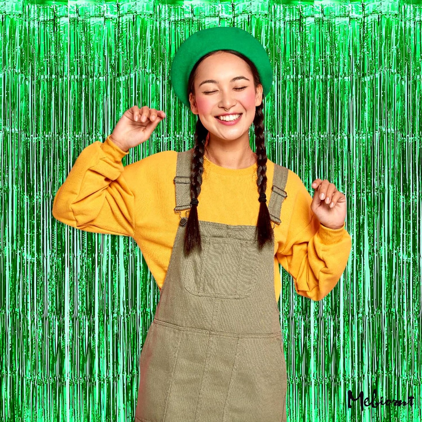 4 Pack Green Fringe Curtain Backdrop, 3.2Ft x 6.6Ft Metallic Tinsel Foil Fringe Streamers Background for Photo Booth Birthday Wedding Baby Shower Carnival Easter Mother’s Day Party Decorations
