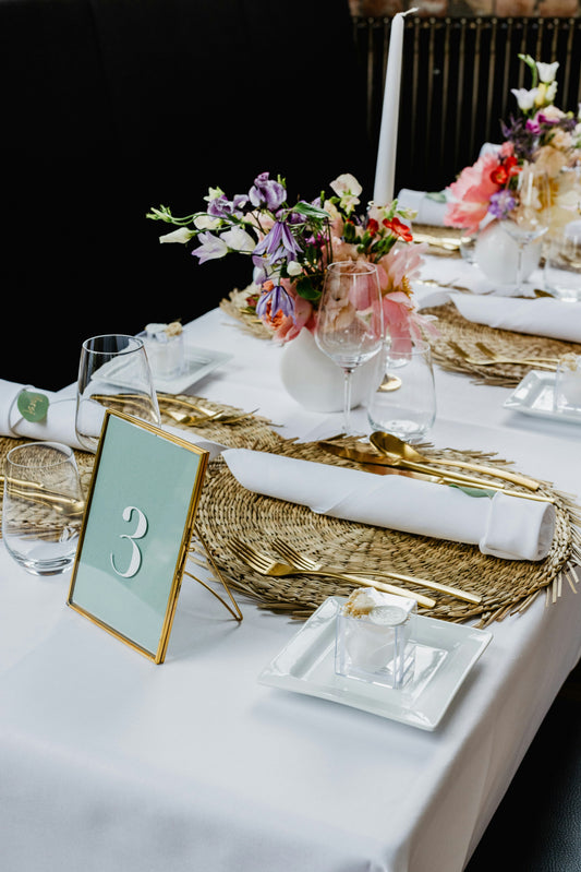 5 Essential Supplies for a Professional-Looking Birthday Table Decor