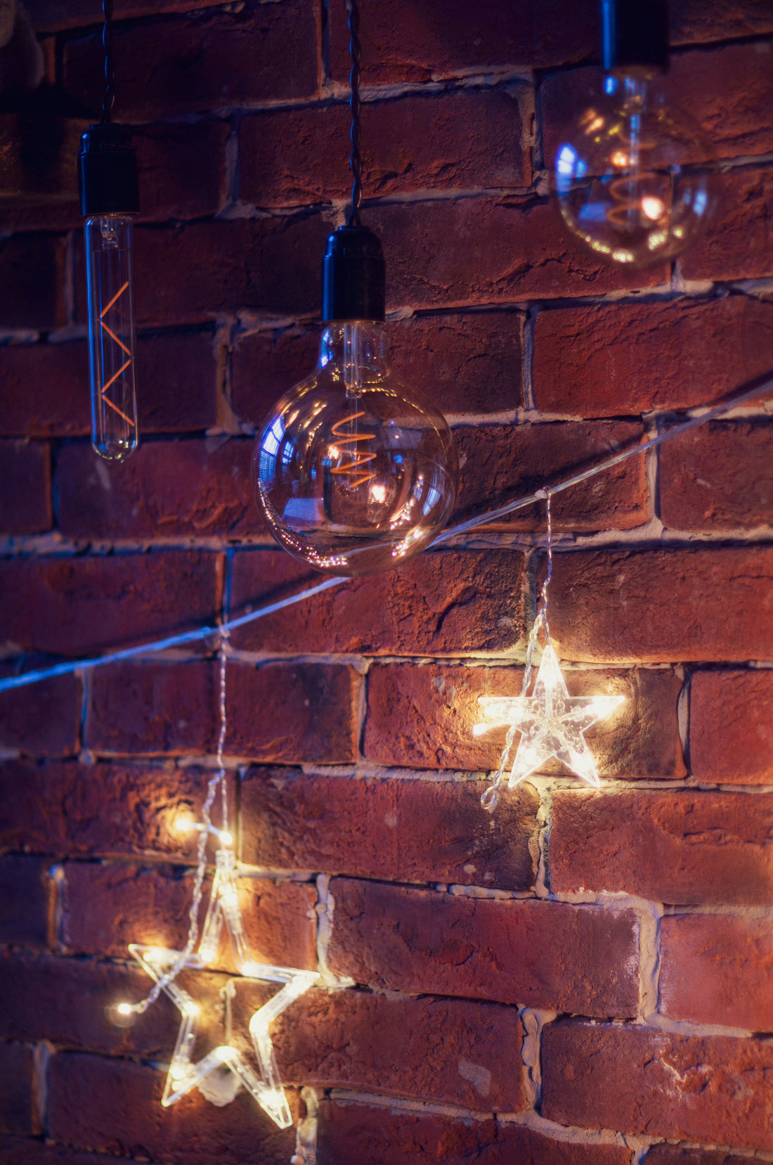 The Grand Entrance: Setting the Stage with Sconces