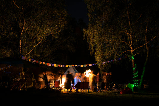 Garden Soirée: Portable Brilliance & Garland Decor