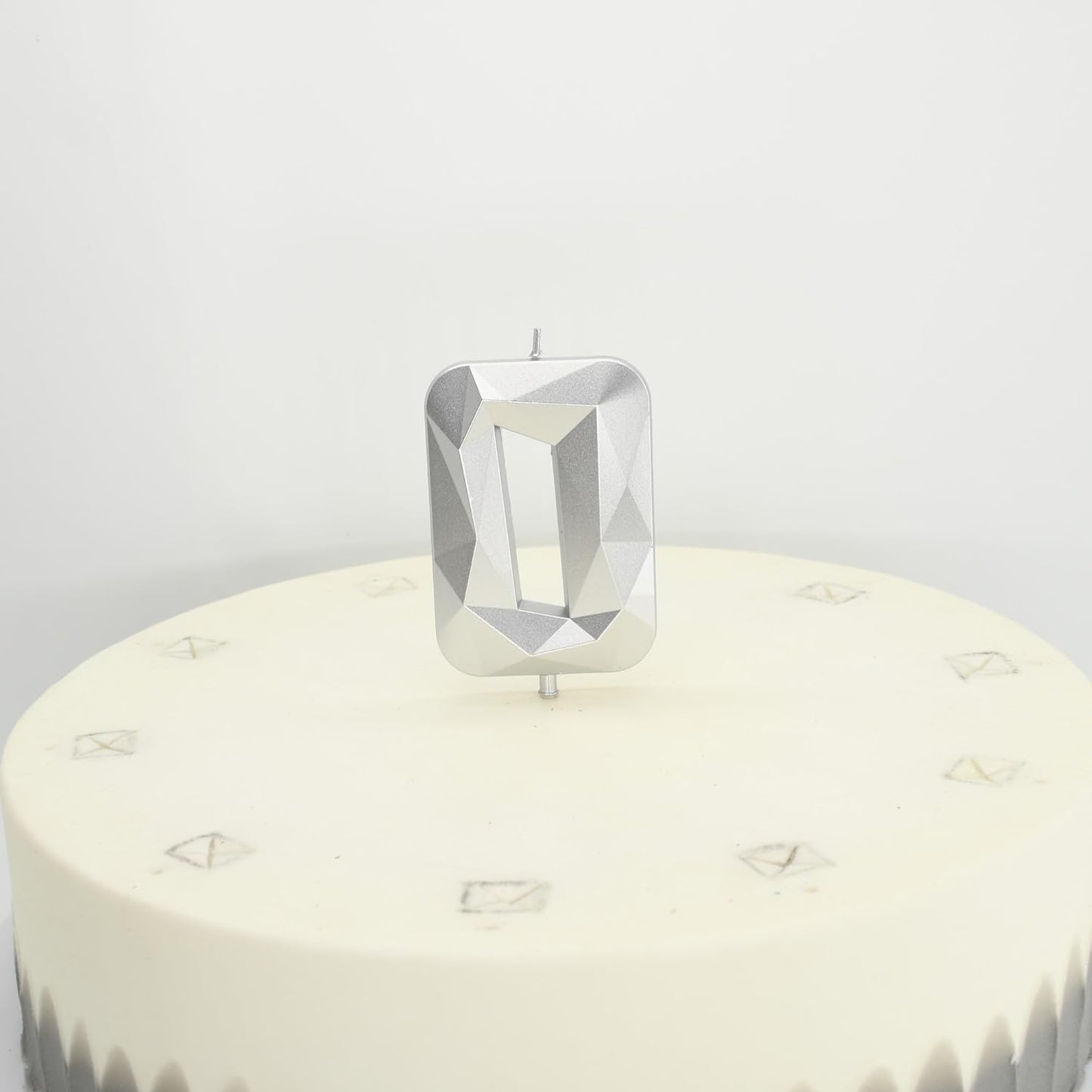 DERVENTA Birthday Candle Big Number 3D Silver 3.7 inch Party Celebration Anniversary Decoration Cake Topper 1 Piece (Number 0 Silver)