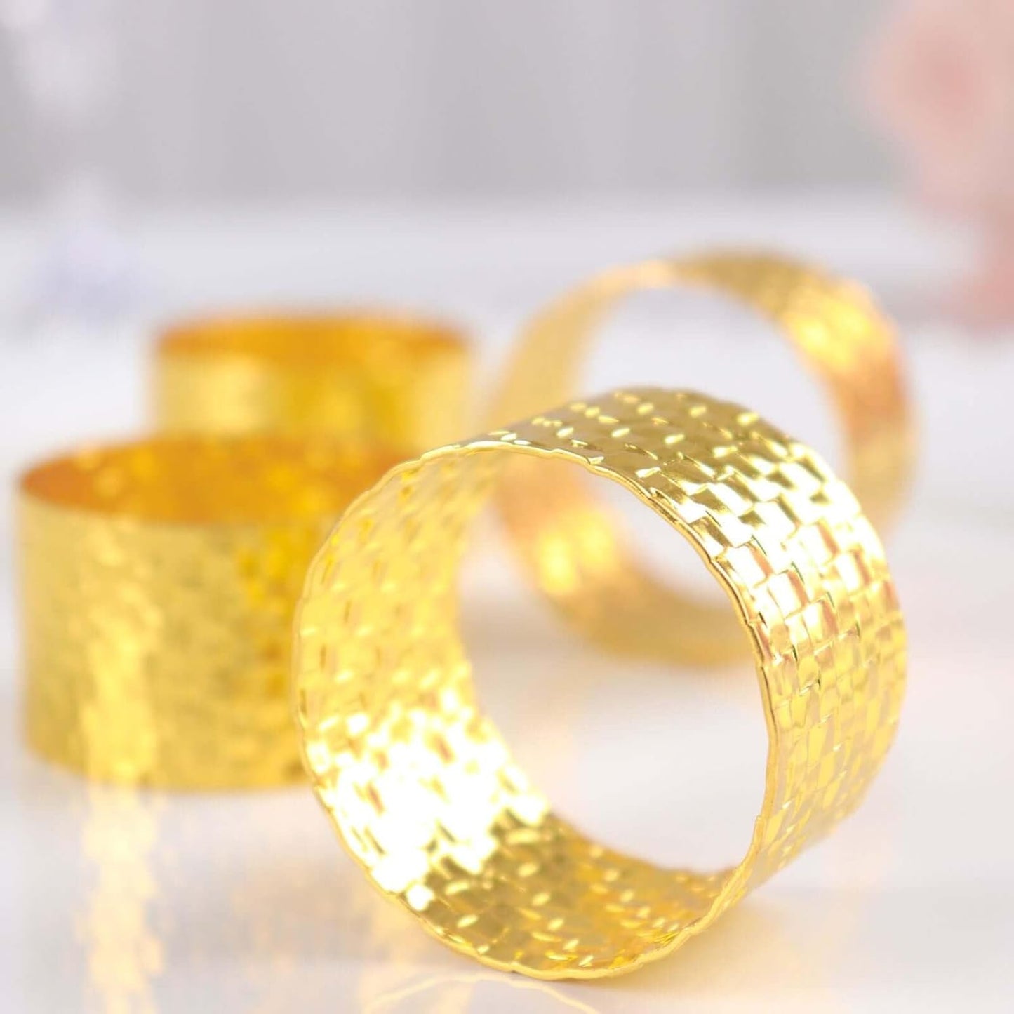 Efavormart 4 Pack | Shiny Gold Basket Weave Napkin Rings, Metallic Napkin Holders