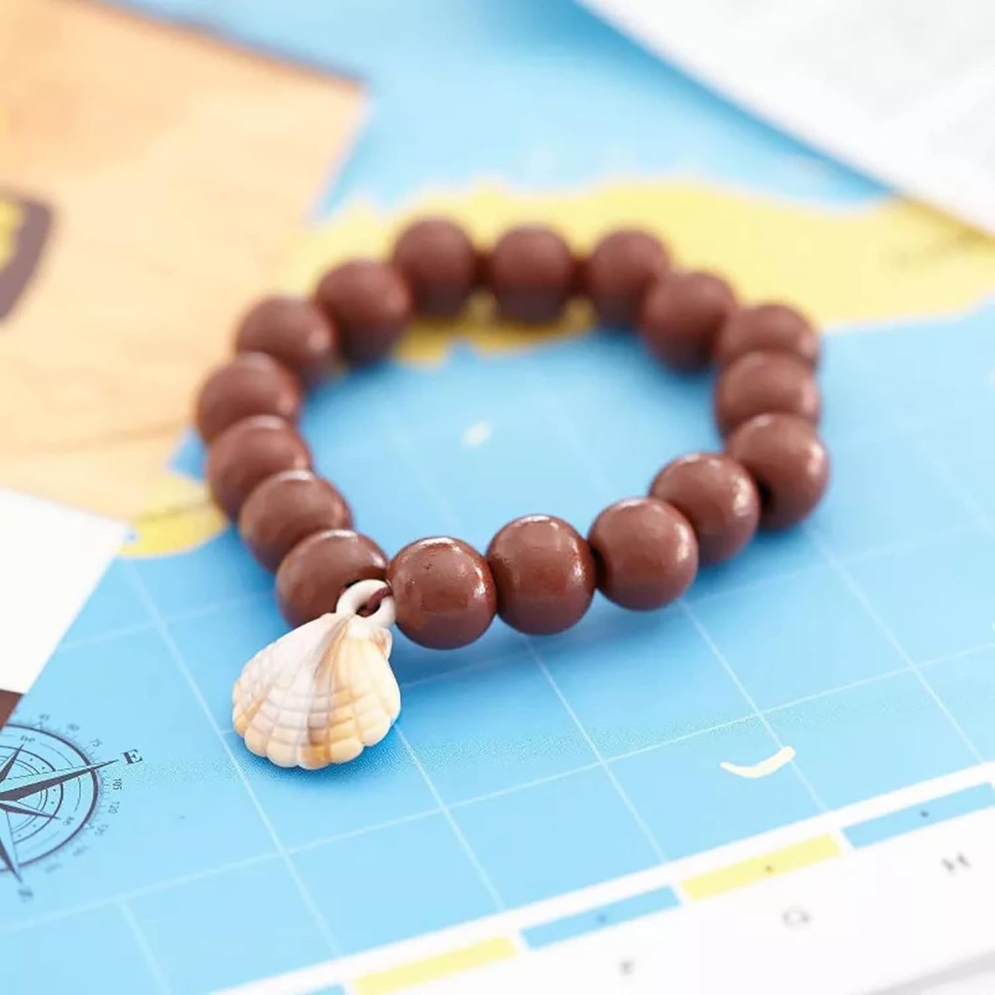 Hunt A Killer: Dead Below Deck, Solve a Murder on a Yacht, Mystery Box Game for True Crime Fans, Murder Mystery Game for Adults, Play True Detective and Crack Unsolved Mysteries, Designed for Ages 14+