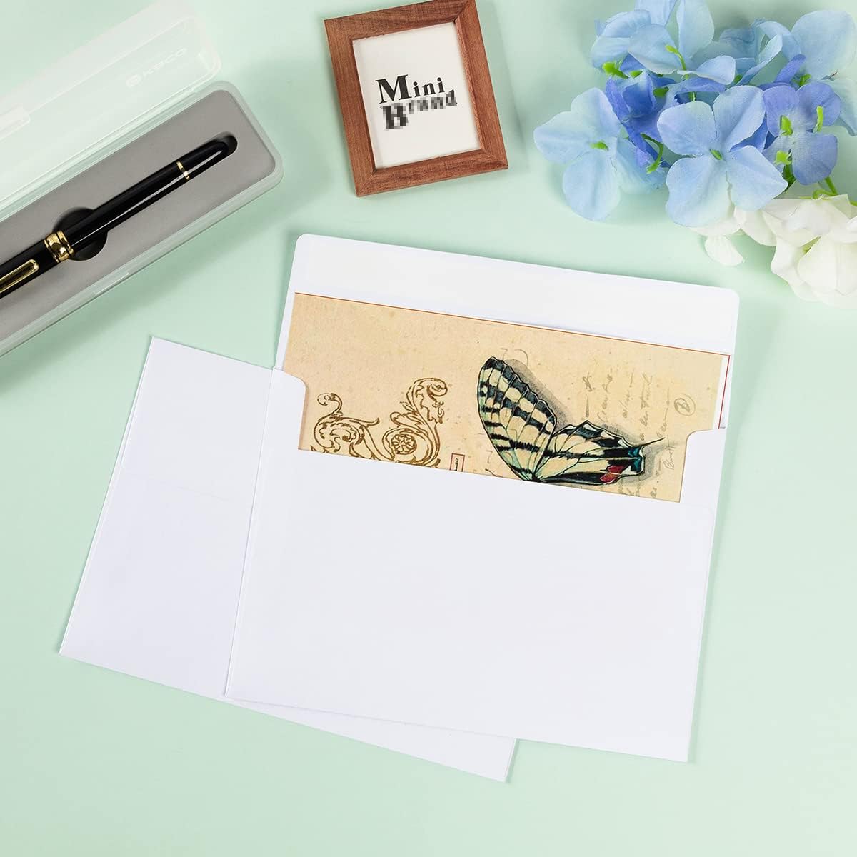 50 Pack 5 x 7 Envelopes Colored Self Seal for Wedding, Party Invitations, Greeting Cards, Announcements, Photos, 5.24 x 7.21 Inches (White)