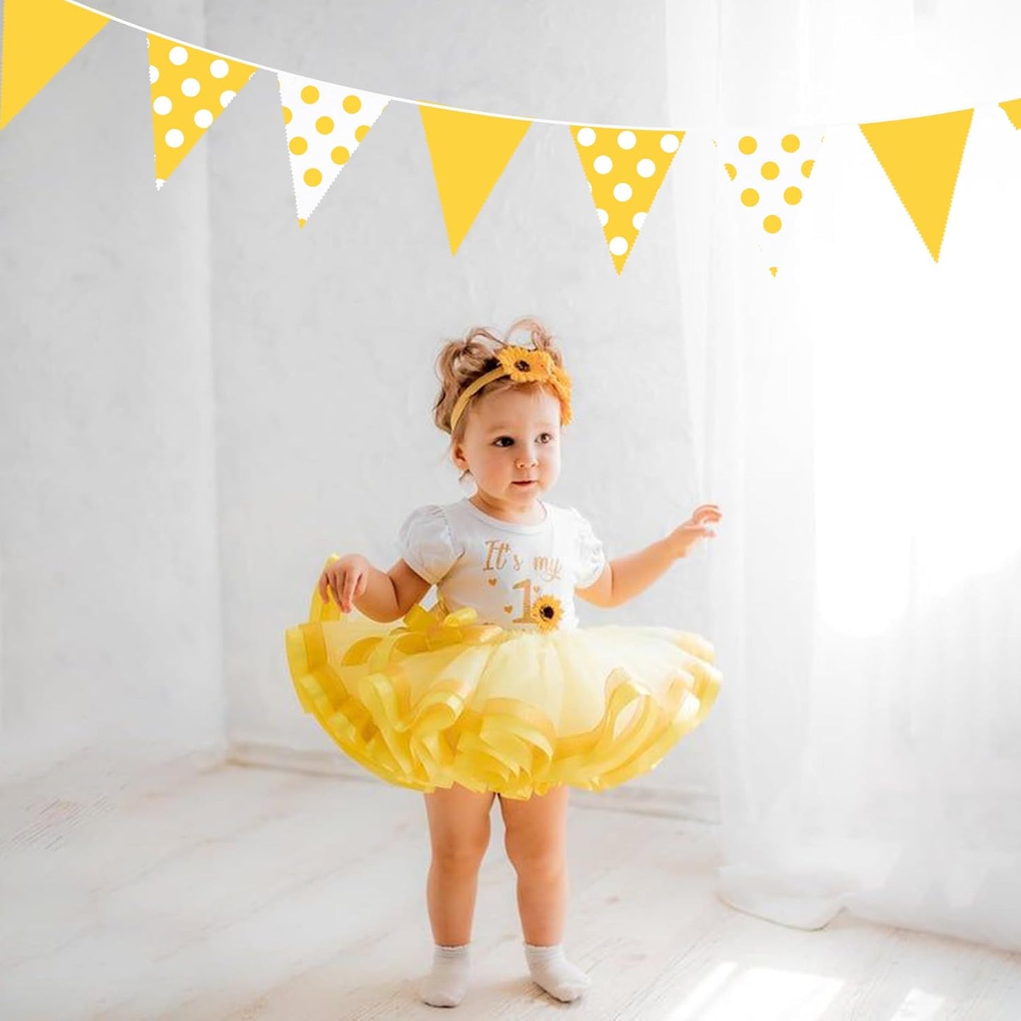 32Ft Yellow Party Decorations Yellow Fabric Polka Dot Pennant Triangle Banner Party Flag Bunting Streamer Garland for Birthday Sunshine Sunflower Baby Shower Lemon Home Outdoor Garden Decor Supplies