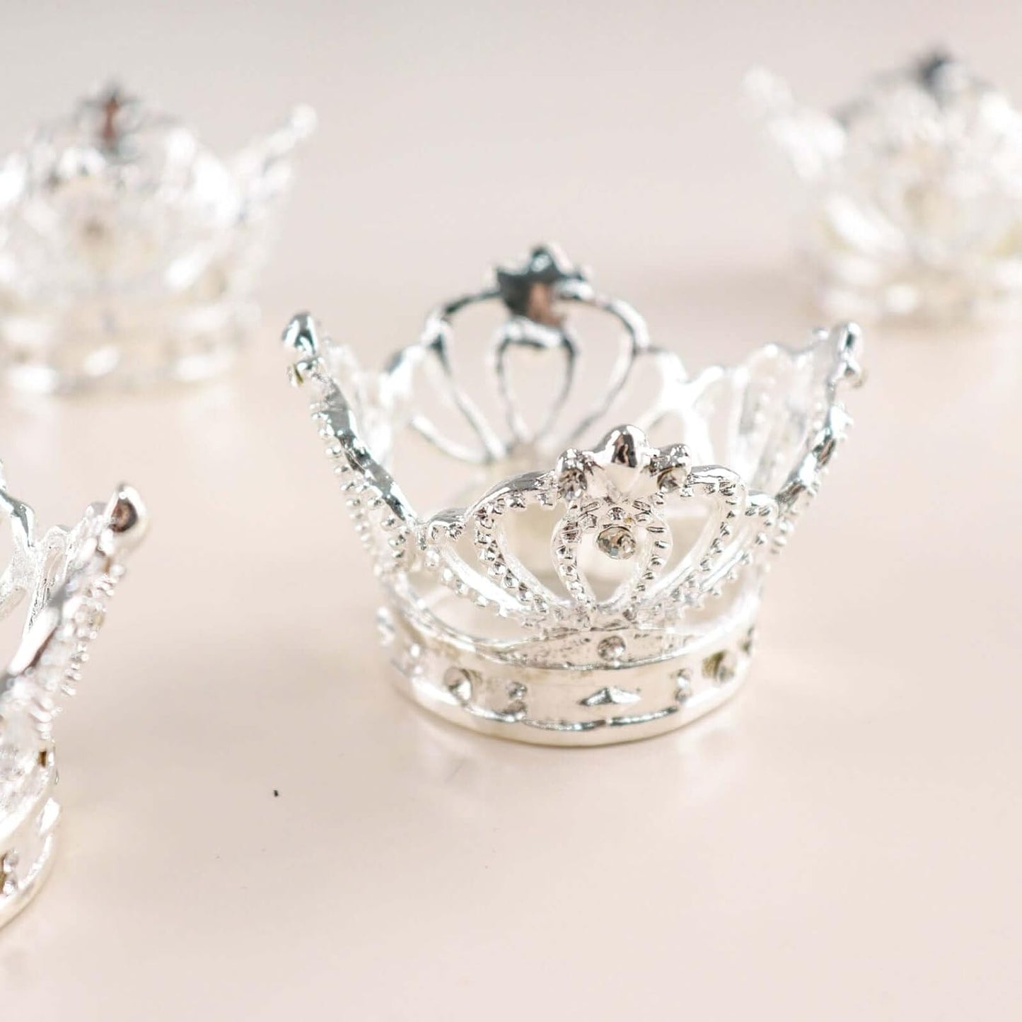 Efavormart 4 Pack | Silver Metal Crown Rhinestone Napkin Rings, Royal Bling Napkin Holders