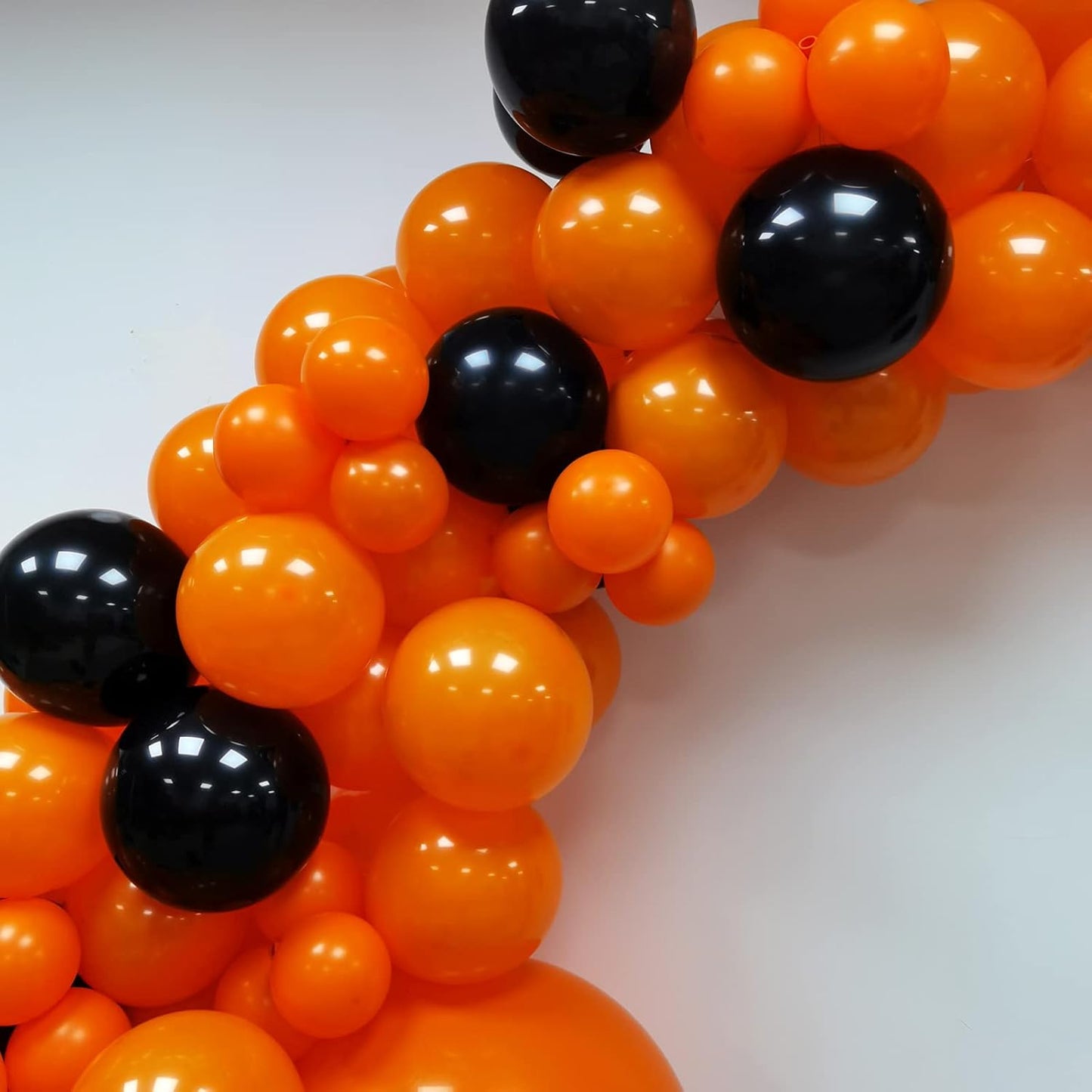 Orange Black Balloon Garland 163 Pcs 18In 12In 10In 5In Latex Balloons Arch Kit for Halloween Trick or Treat Spooky Ghost Party Graduation Anniversary Birthday Party Decors (Orange Black)