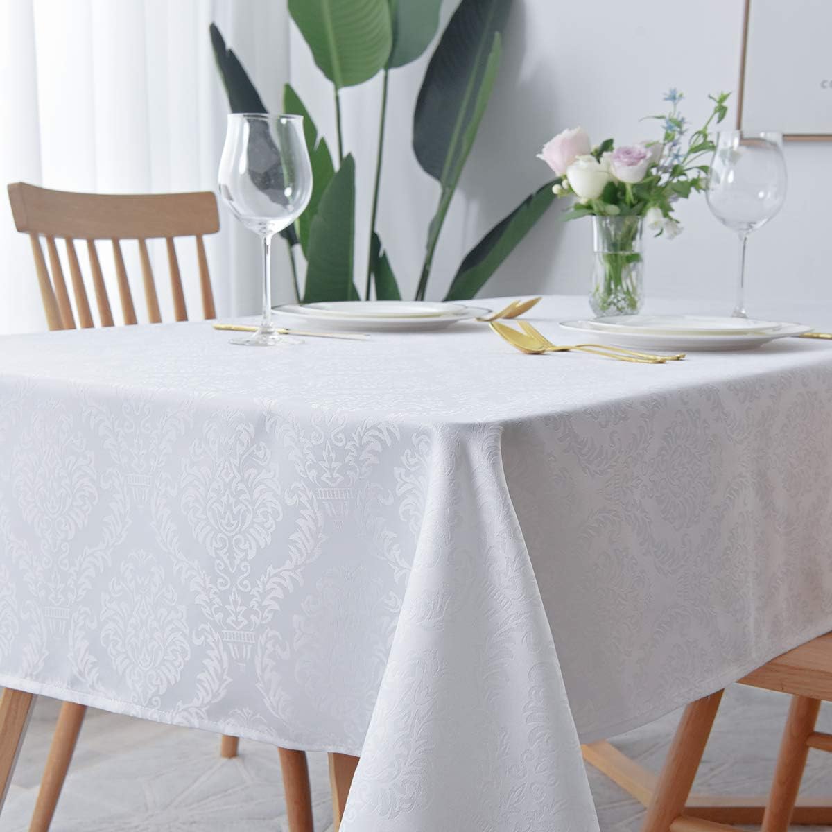 maxmill Jacquard Table Cloth Damask Pattern Spillproof Wrinkle Resistant Heavy Weight Soft Tablecloth for Kitchen Dinning Tabletop Outdoor Picnic Rectangle 52 x 70 Inch White