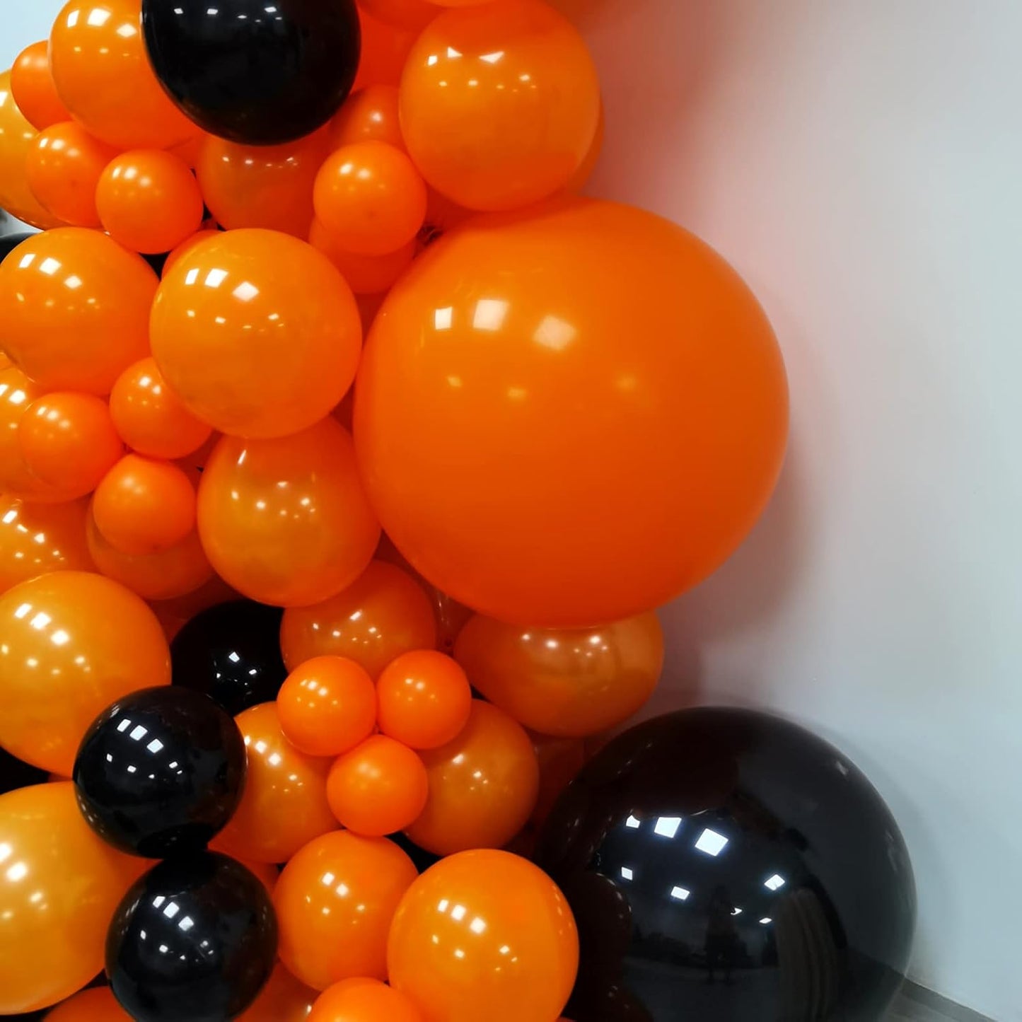 Orange Black Balloon Garland 163 Pcs 18In 12In 10In 5In Latex Balloons Arch Kit for Halloween Trick or Treat Spooky Ghost Party Graduation Anniversary Birthday Party Decors (Orange Black)