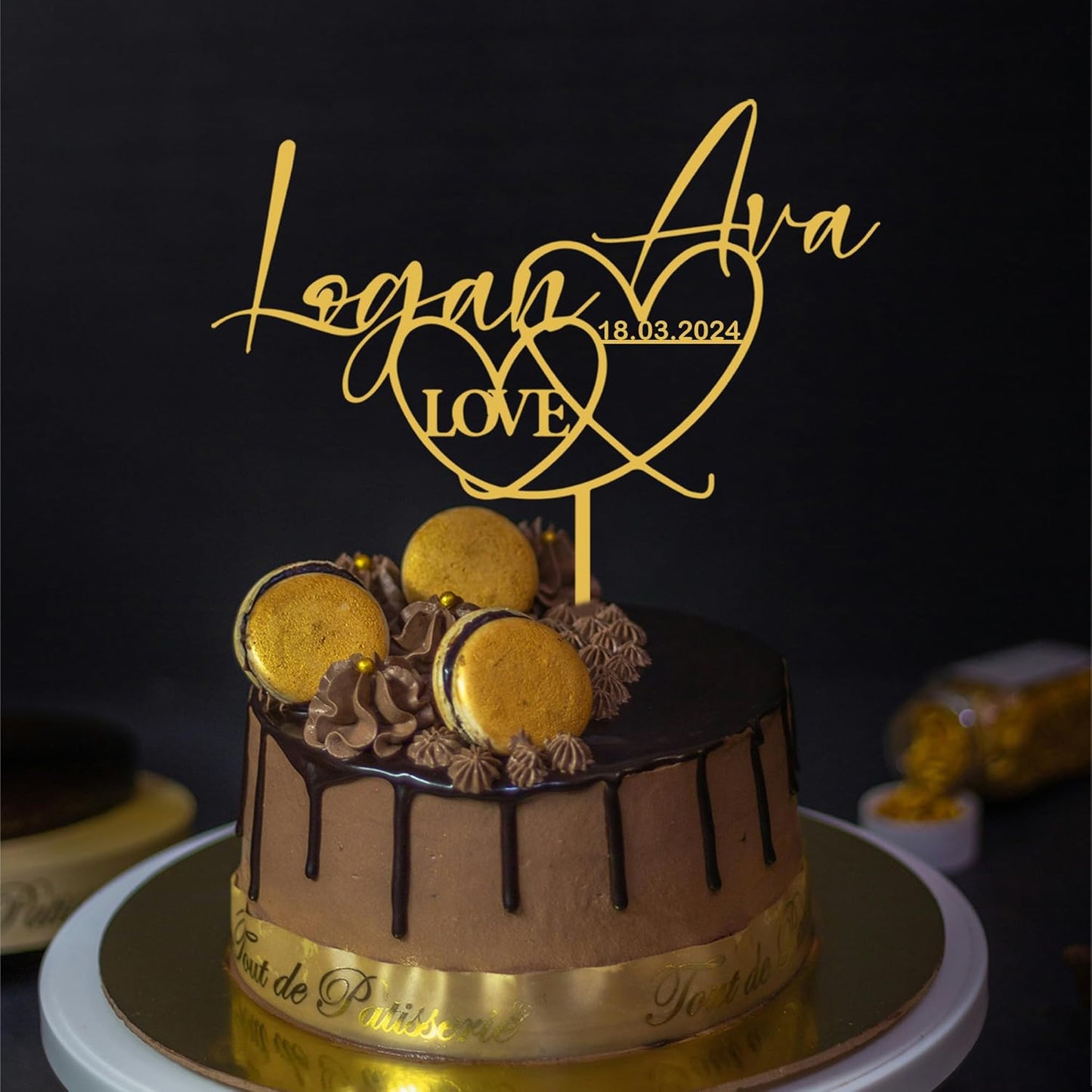 Custom Cake Toppers with Name - Wreath & Heart Design for Couples' Wedding, Engagements & Anniversaries